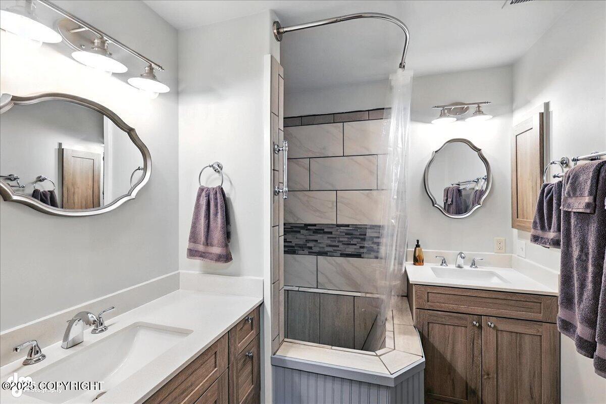 Cooper Landing, Alaska 99572, United States, 2 Bedrooms Bedrooms, ,3 BathroomsBathrooms,Residential,Active,164152