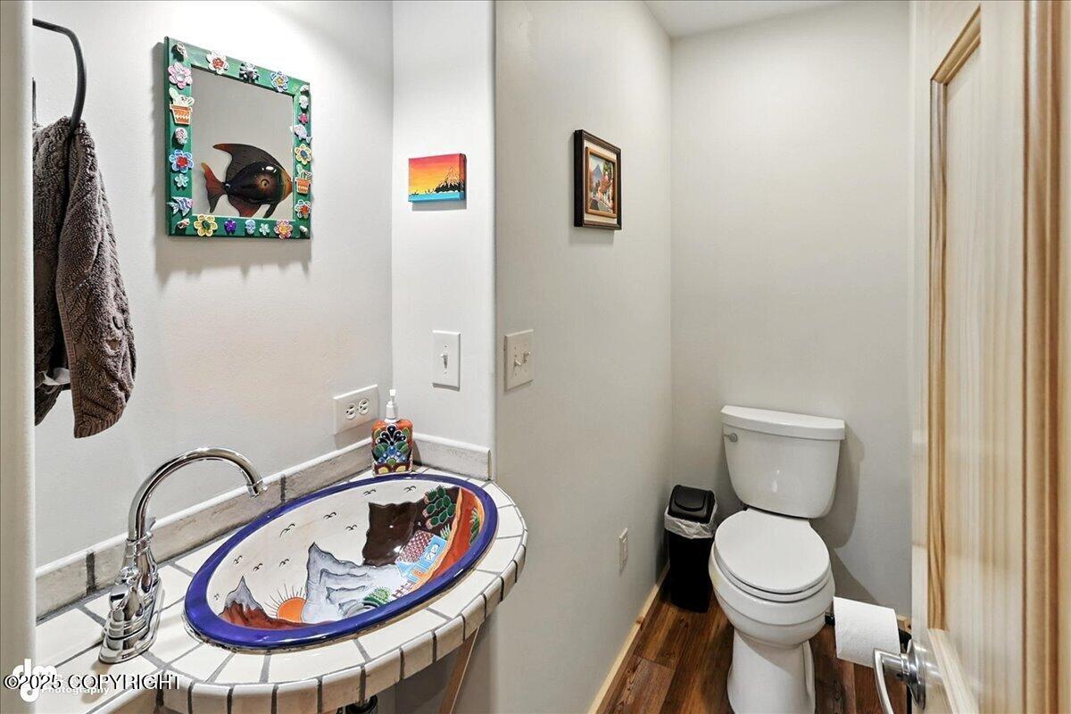 Cooper Landing, Alaska 99572, United States, 2 Bedrooms Bedrooms, ,3 BathroomsBathrooms,Residential,Active,164152