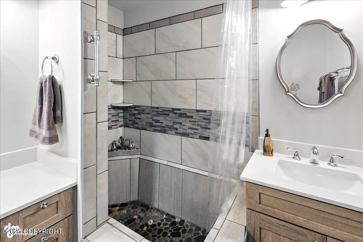 Cooper Landing, Alaska 99572, United States, 2 Bedrooms Bedrooms, ,3 BathroomsBathrooms,Residential,Active,164152