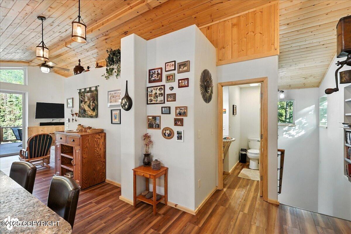 Cooper Landing, Alaska 99572, United States, 2 Bedrooms Bedrooms, ,3 BathroomsBathrooms,Residential,Active,164152