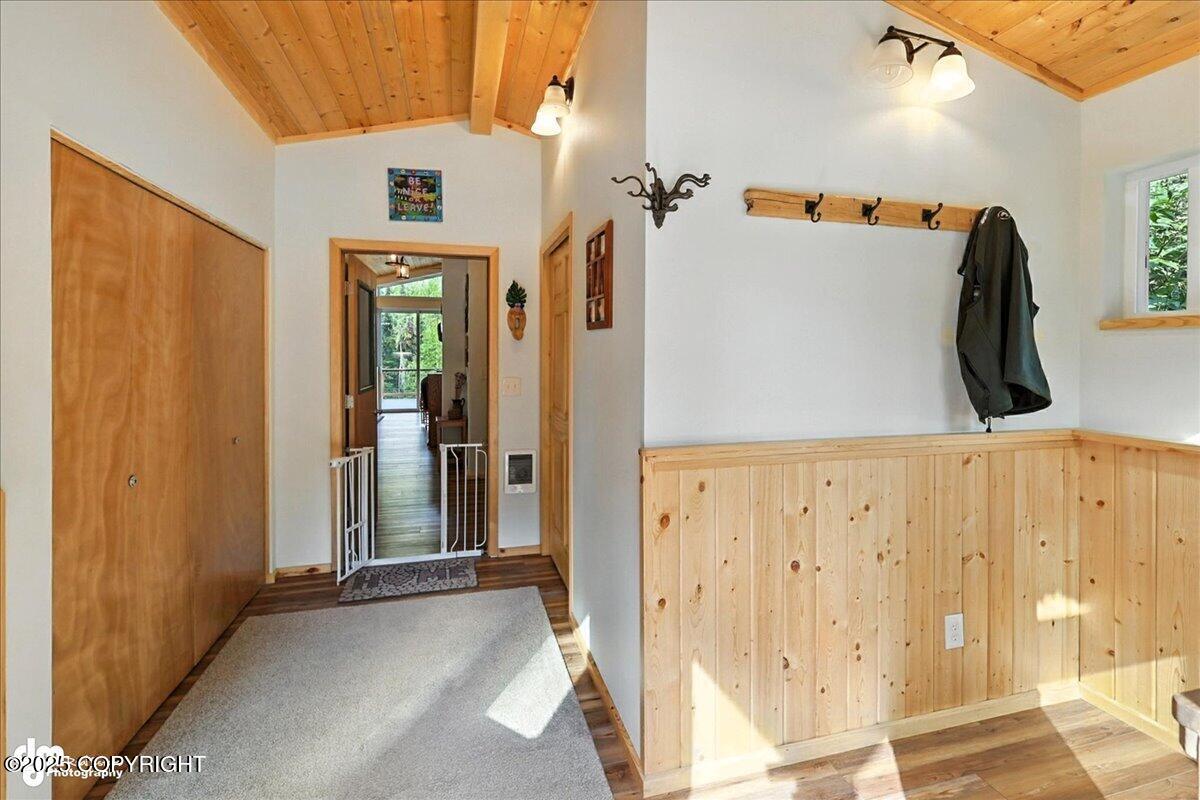 Cooper Landing, Alaska 99572, United States, 2 Bedrooms Bedrooms, ,3 BathroomsBathrooms,Residential,Active,164152