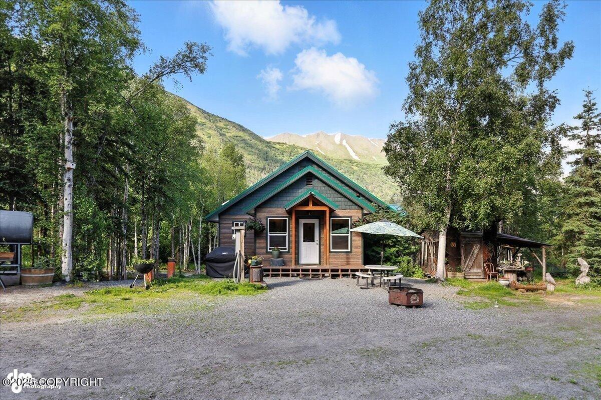 Cooper Landing, Alaska 99572, United States, 2 Bedrooms Bedrooms, ,3 BathroomsBathrooms,Residential,Active,164152
