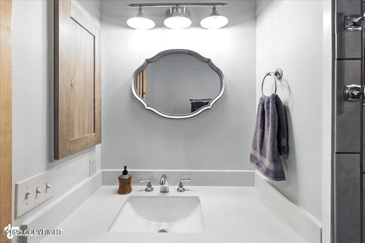 Cooper Landing, Alaska 99572, United States, 2 Bedrooms Bedrooms, ,3 BathroomsBathrooms,Residential,Active,164152