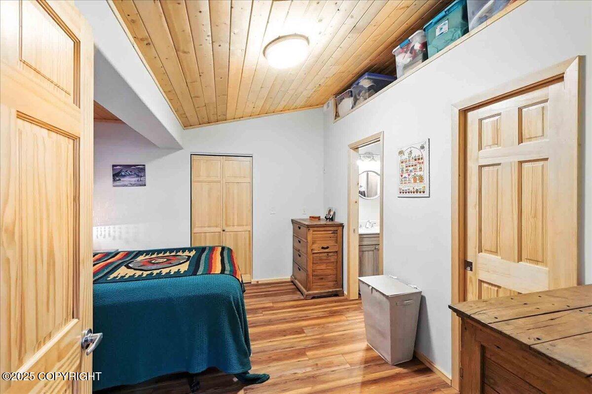 Cooper Landing, Alaska 99572, United States, 2 Bedrooms Bedrooms, ,3 BathroomsBathrooms,Residential,Active,164152