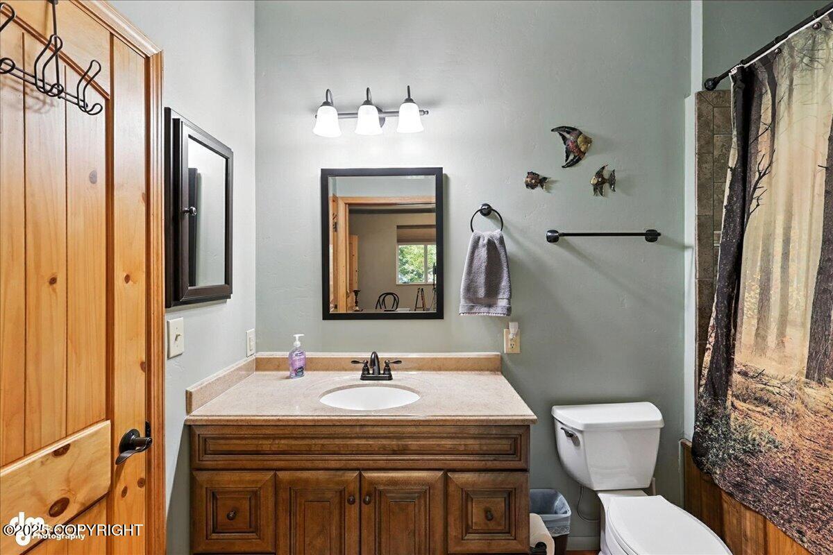 Cooper Landing, Alaska 99572, United States, 2 Bedrooms Bedrooms, ,3 BathroomsBathrooms,Residential,Active,164152