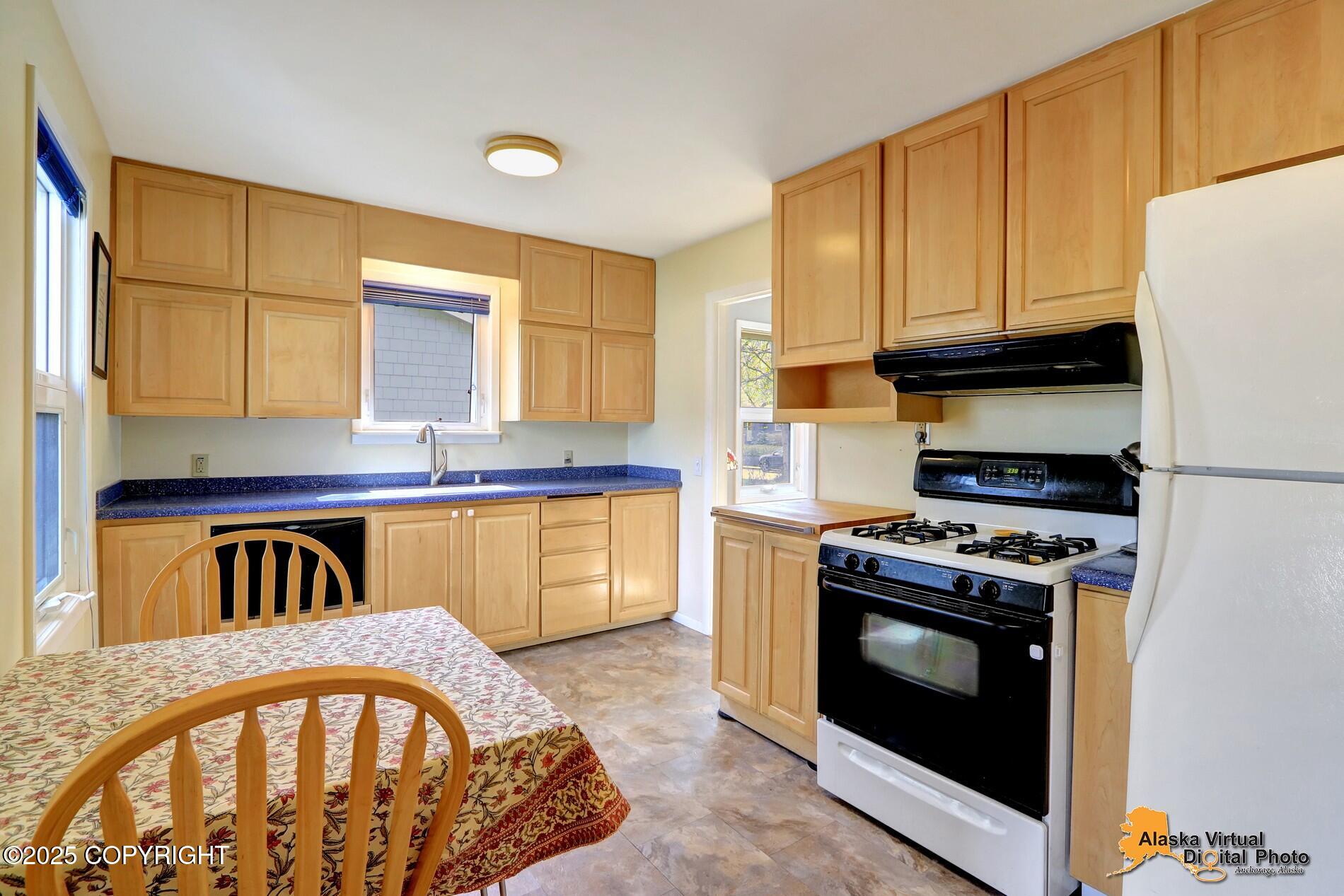 2451 Sprucewood Street, Anchorage, Alaska image 5