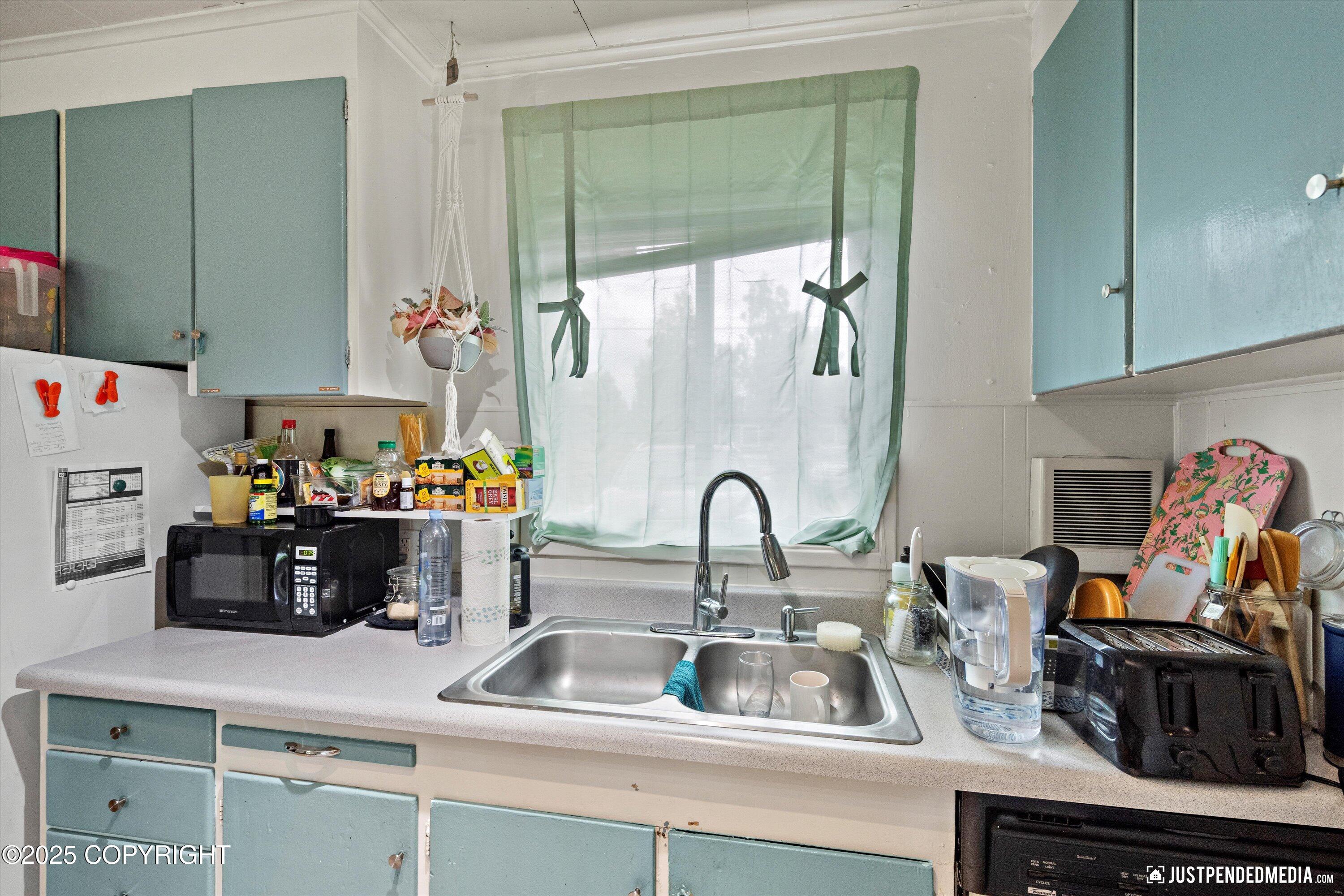 Anchorage, Alaska 99517, United States, 4 Bedrooms Bedrooms, ,2 BathroomsBathrooms,Residential,Active,173195