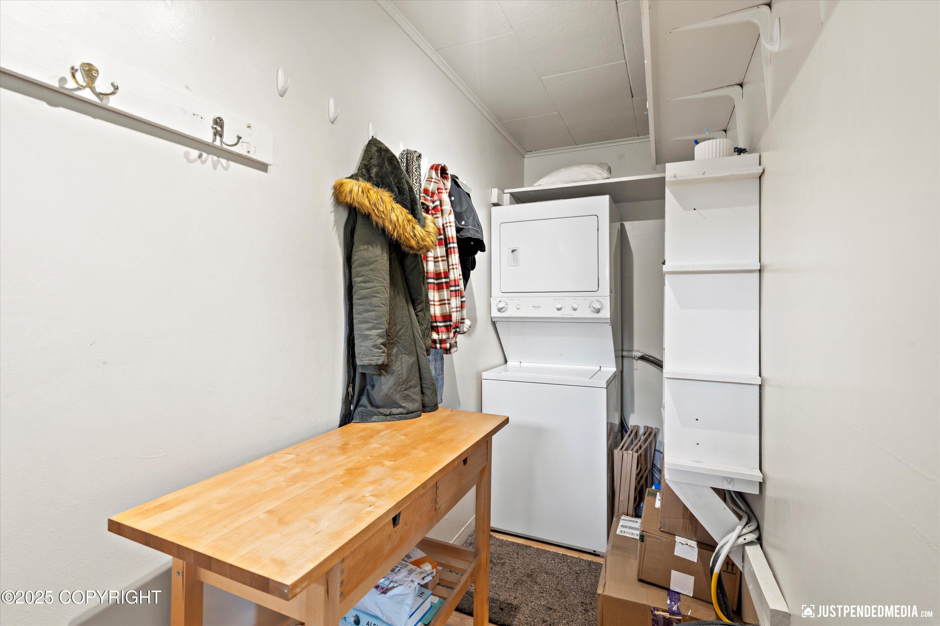 Anchorage, Alaska 99517, United States, 4 Bedrooms Bedrooms, ,2 BathroomsBathrooms,Residential,Active,173195