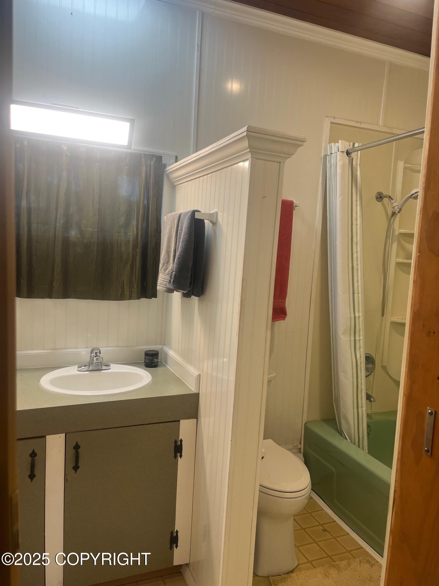 Anchorage, Alaska 99503, United States, 1 Bedroom Bedrooms, ,1 BathroomBathrooms,Residential,Pending,1998