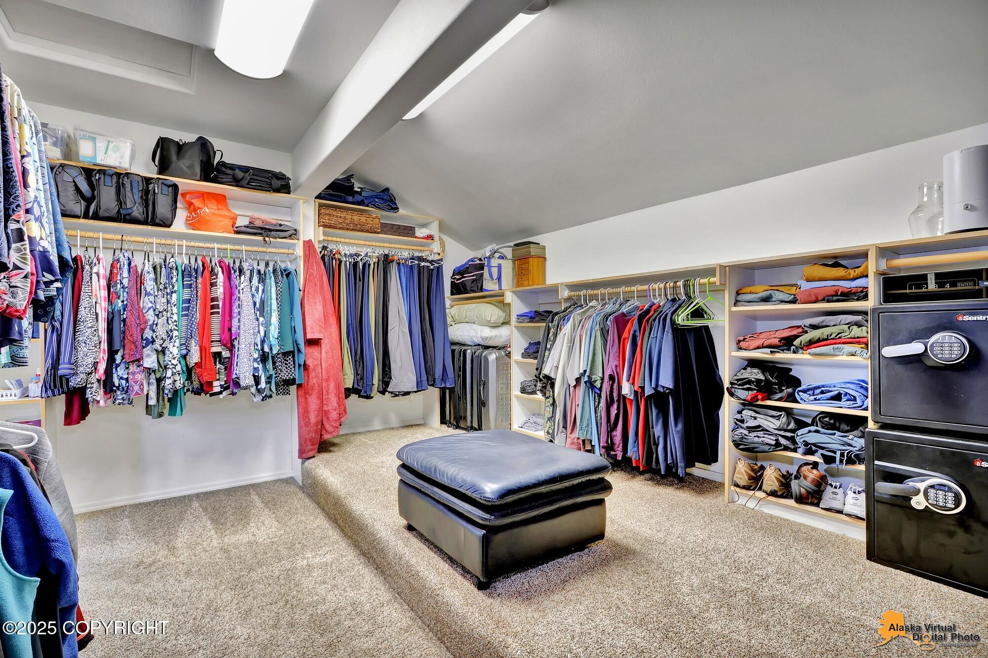 Eagle River, Alaska 99577, United States, 5 Bedrooms Bedrooms, ,4 BathroomsBathrooms,Residential,Pending,95715