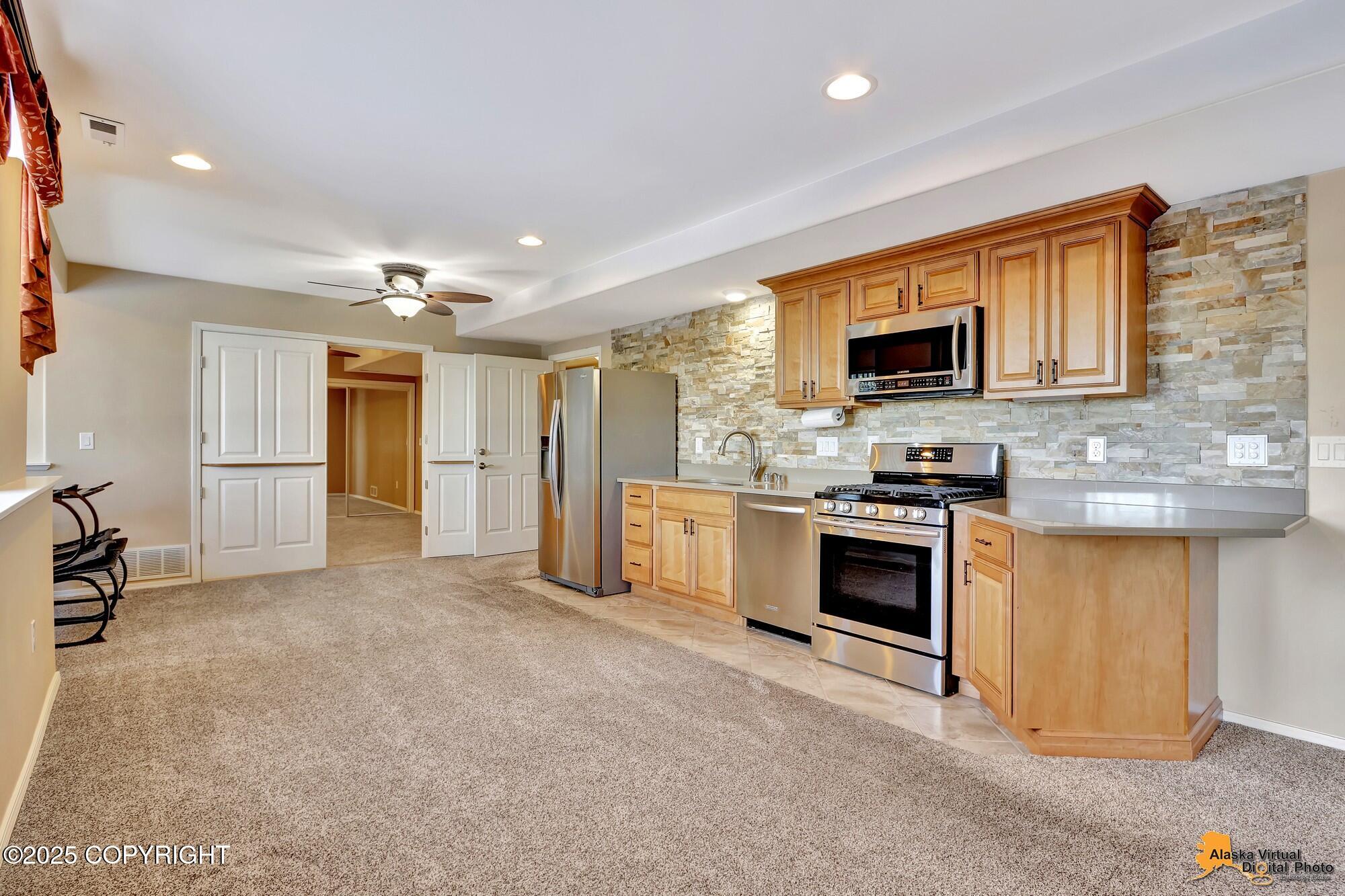 Eagle River, Alaska 99577, United States, 5 Bedrooms Bedrooms, ,4 BathroomsBathrooms,Residential,Pending,95715