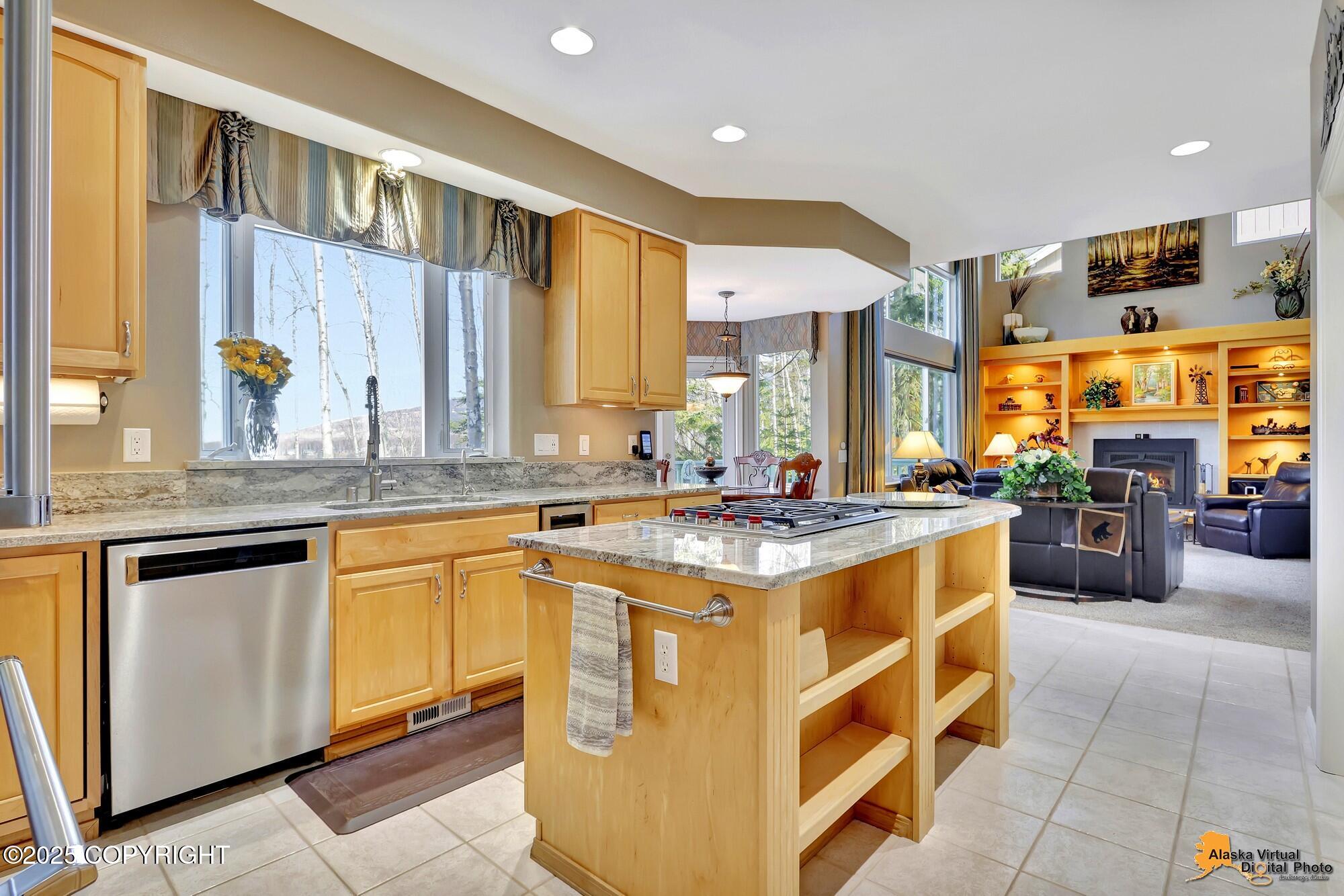 Eagle River, Alaska 99577, United States, 5 Bedrooms Bedrooms, ,4 BathroomsBathrooms,Residential,Pending,95715