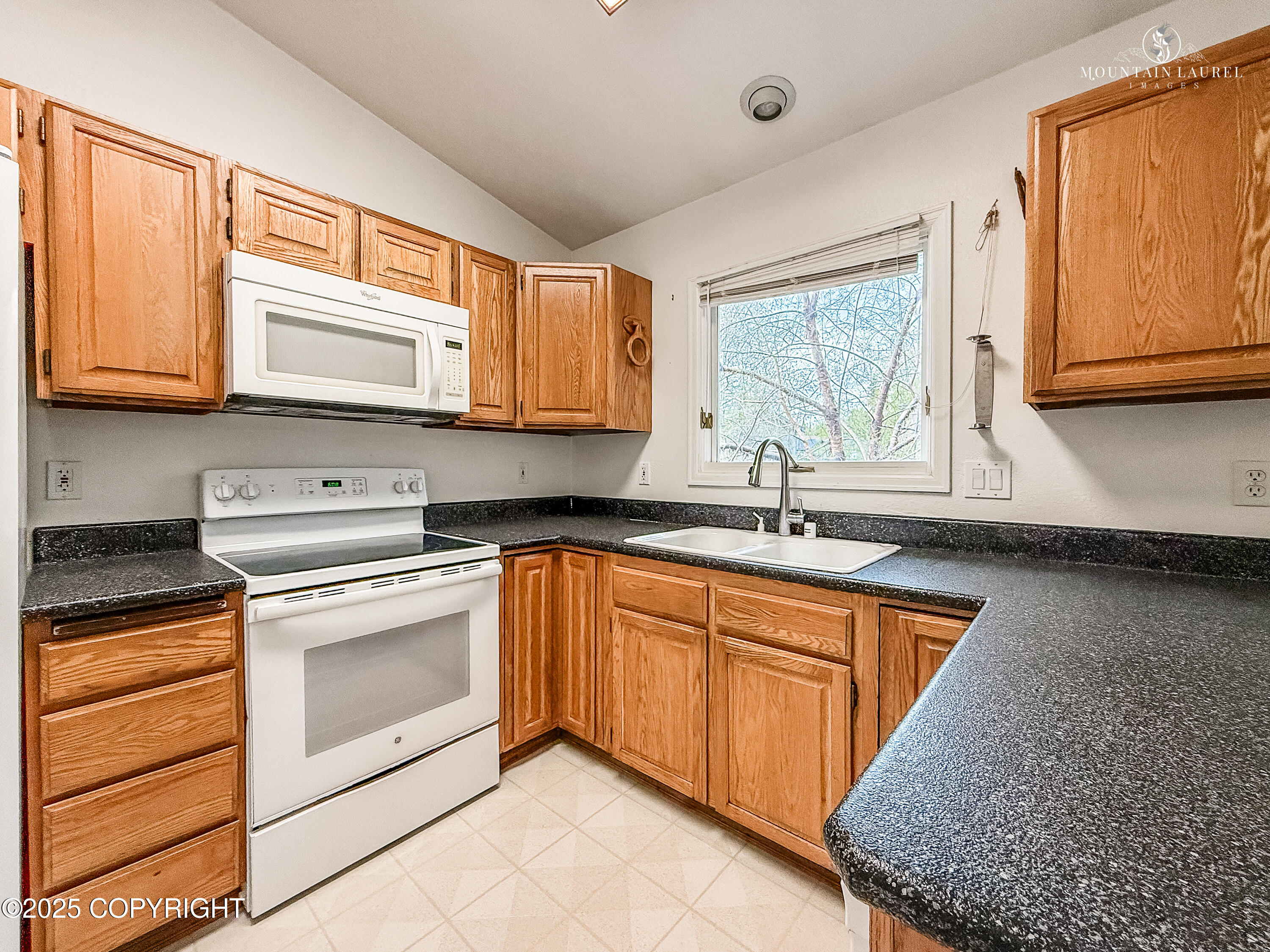 19307 Cherni Circle, Eagle River, Alaska image 13