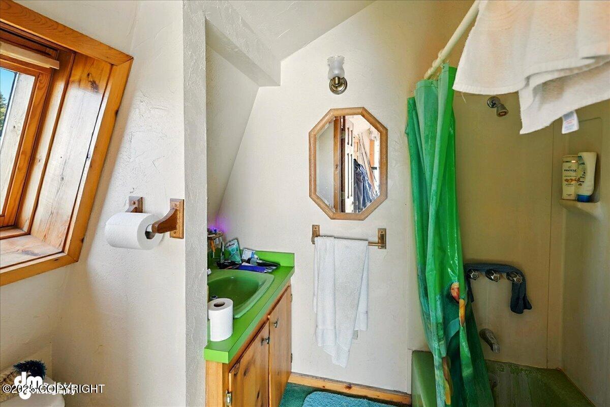 Ninilchik, Alaska 99639, United States, 6 Bedrooms Bedrooms, ,4 BathroomsBathrooms,Residential,Active,152173