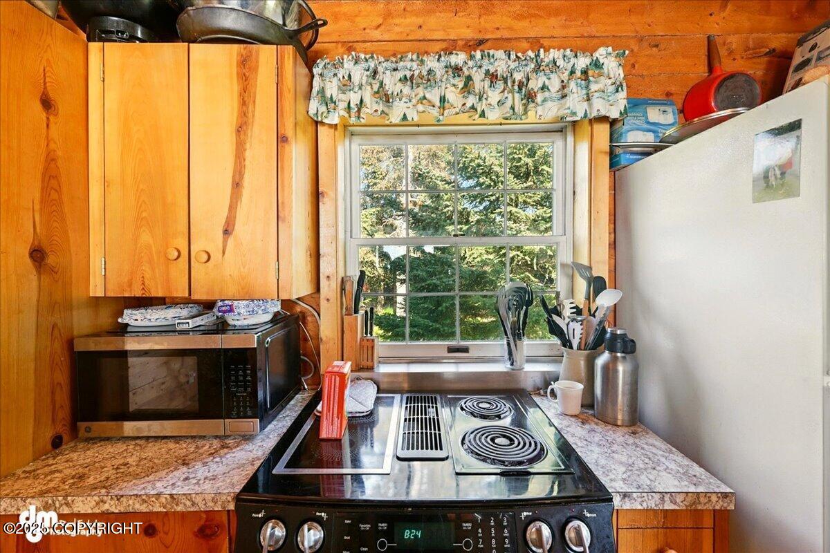 Ninilchik, Alaska 99639, United States, 6 Bedrooms Bedrooms, ,4 BathroomsBathrooms,Residential,Active,152173