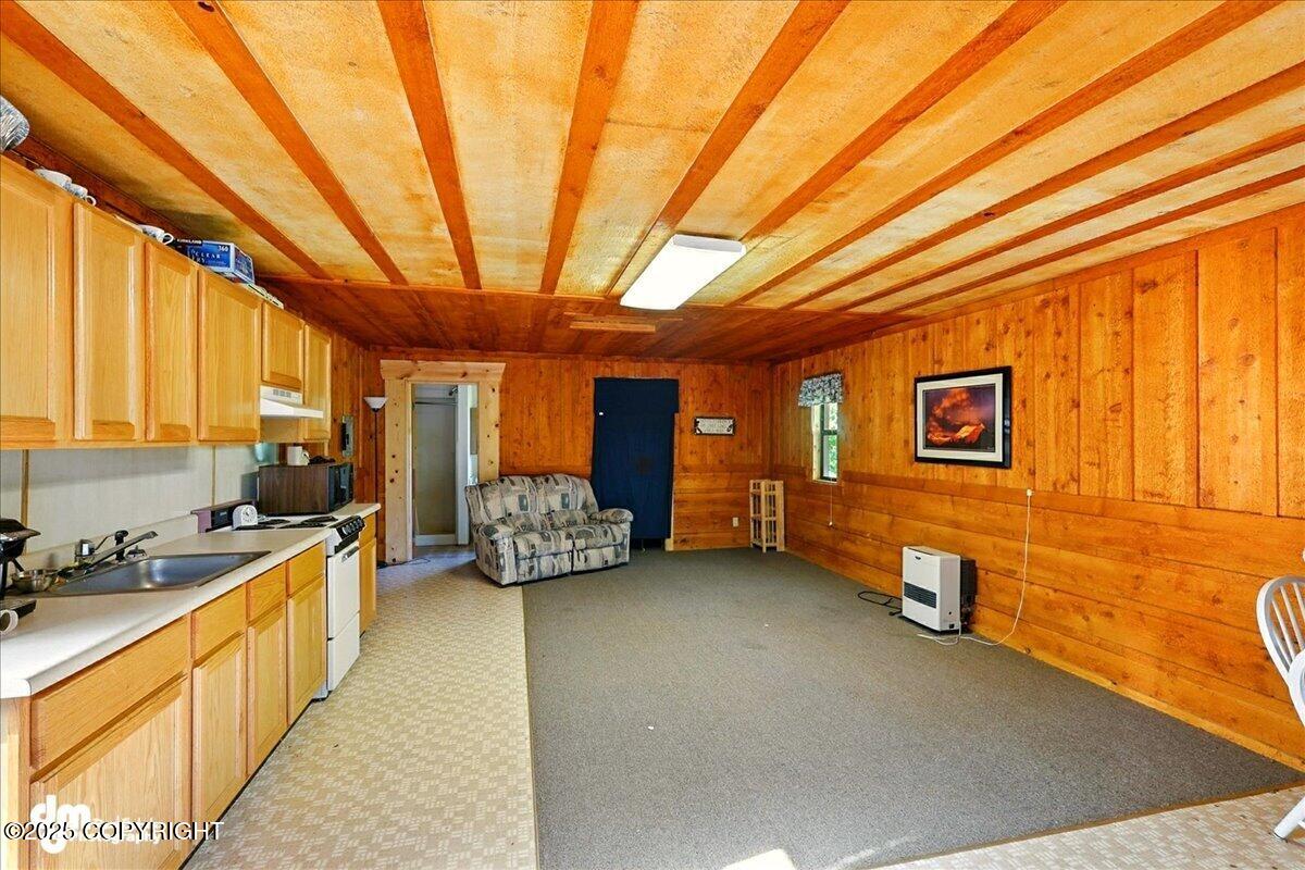 Ninilchik, Alaska 99639, United States, 6 Bedrooms Bedrooms, ,4 BathroomsBathrooms,Residential,Active,152173