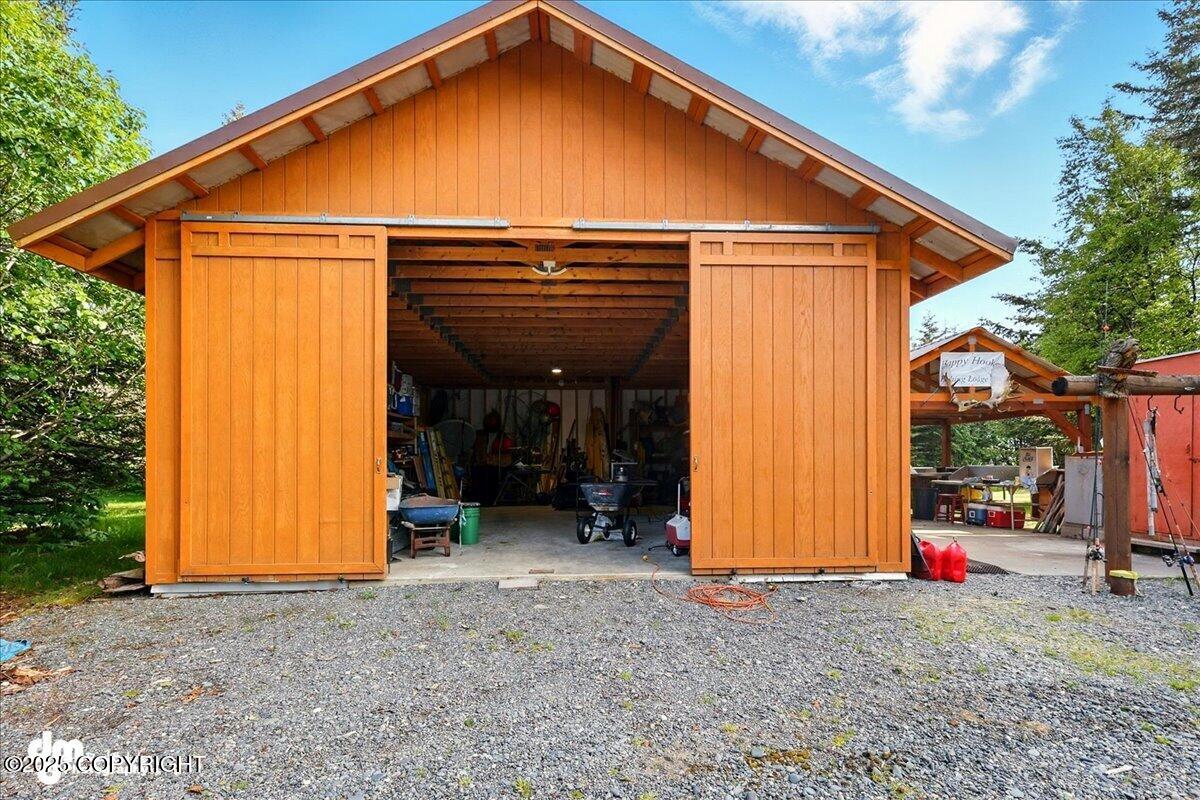 Ninilchik, Alaska 99639, United States, 6 Bedrooms Bedrooms, ,4 BathroomsBathrooms,Residential,Active,152173