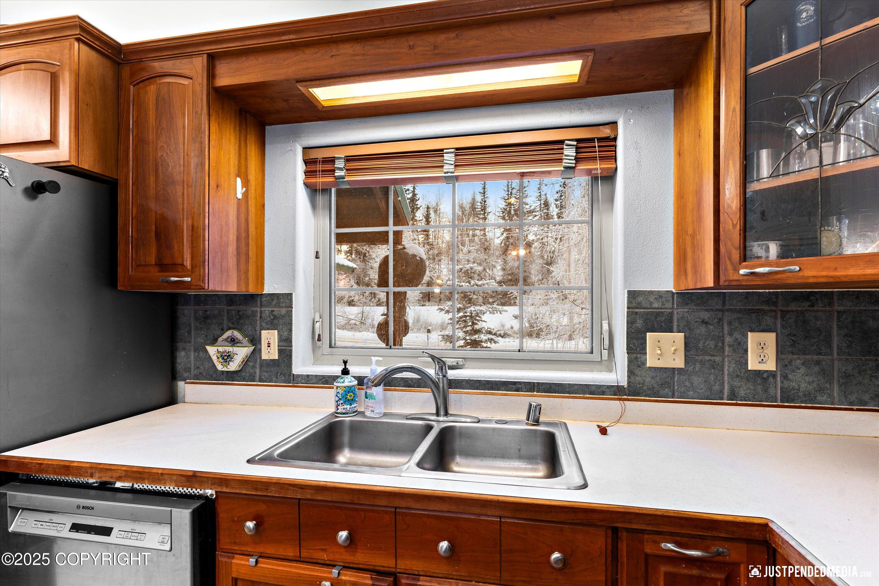 6537 Air Guard Road, Anchorage, Alaska image 22
