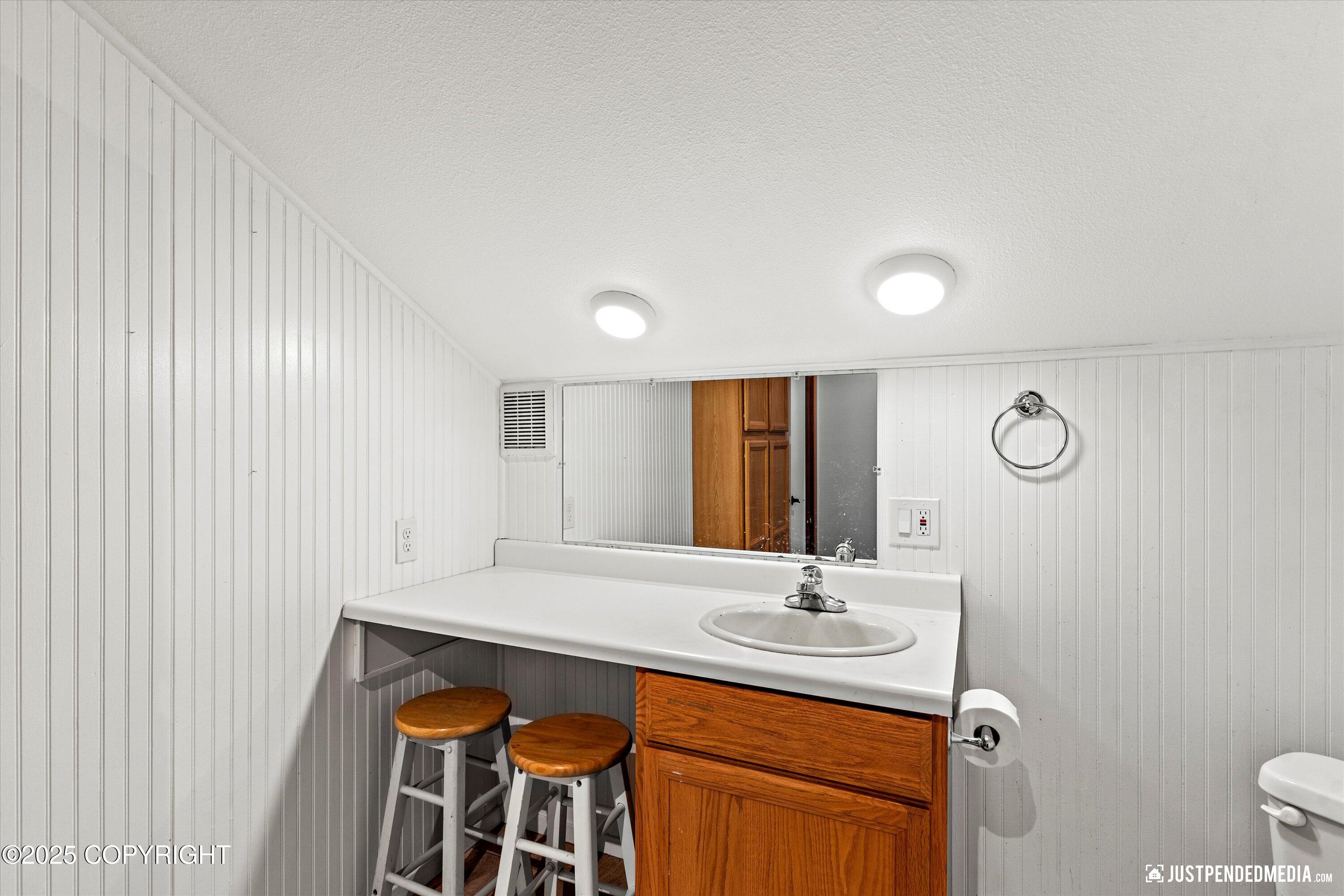 6537 Air Guard Road, Anchorage, Alaska image 41