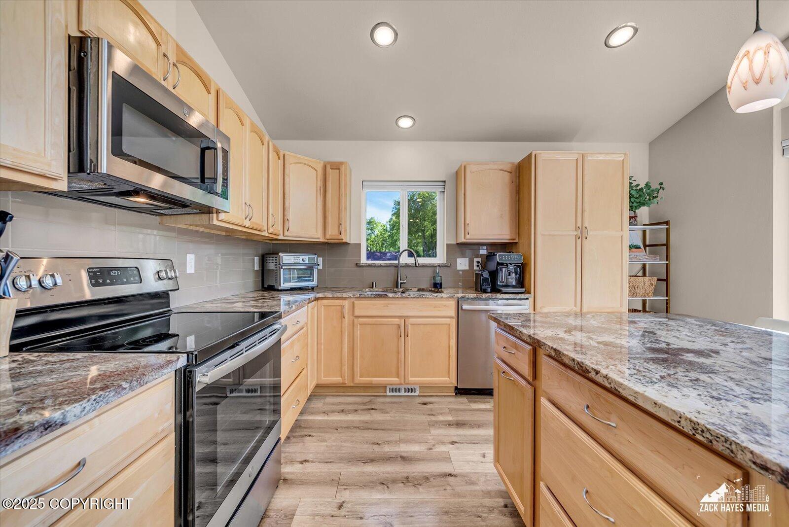 8620 Jade Street, Anchorage, Alaska image 32