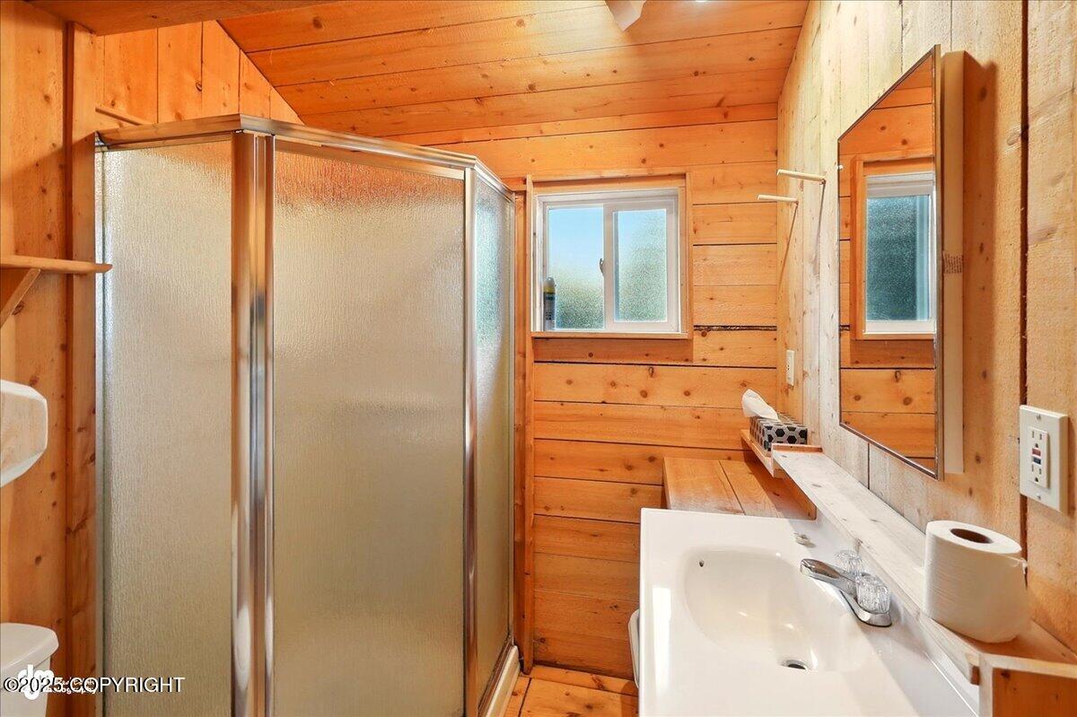 Ninilchik, Alaska 99639, United States, 11 Bedrooms Bedrooms, ,11 BathroomsBathrooms,Residential,Active,144240