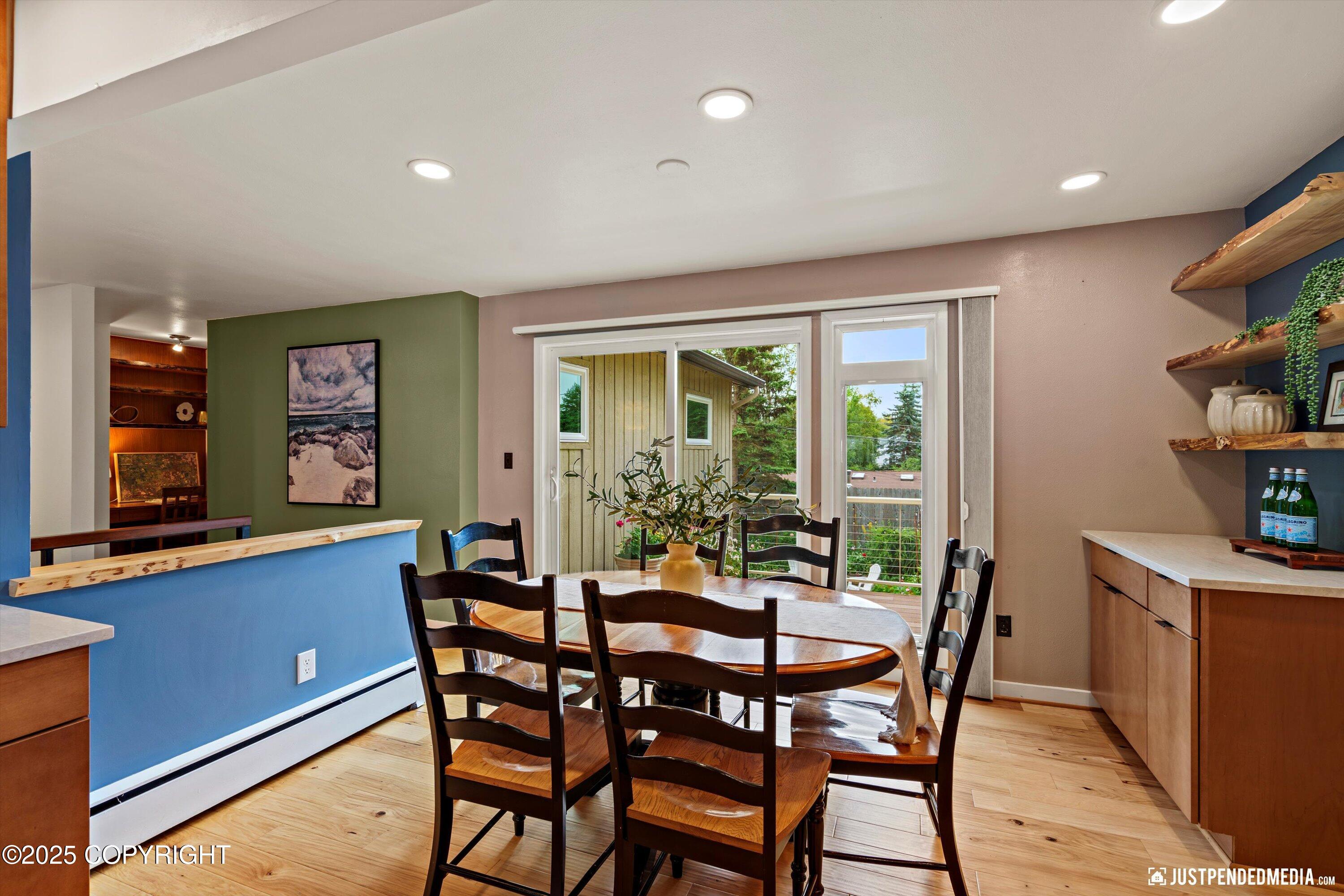 Anchorage, Alaska 99501, United States, 4 Bedrooms Bedrooms, ,2 BathroomsBathrooms,Residential,Pending,196821