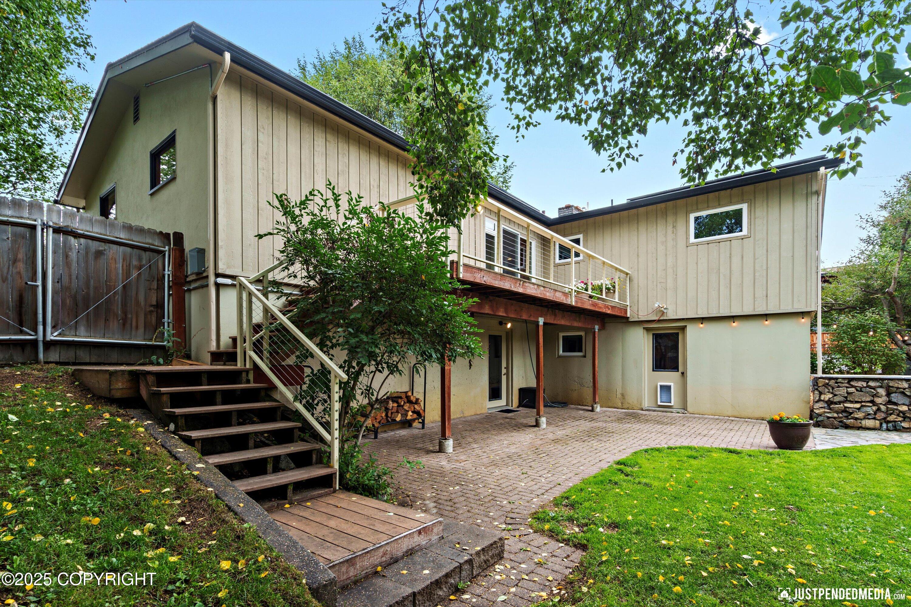 Anchorage, Alaska 99501, United States, 4 Bedrooms Bedrooms, ,2 BathroomsBathrooms,Residential,Pending,196821