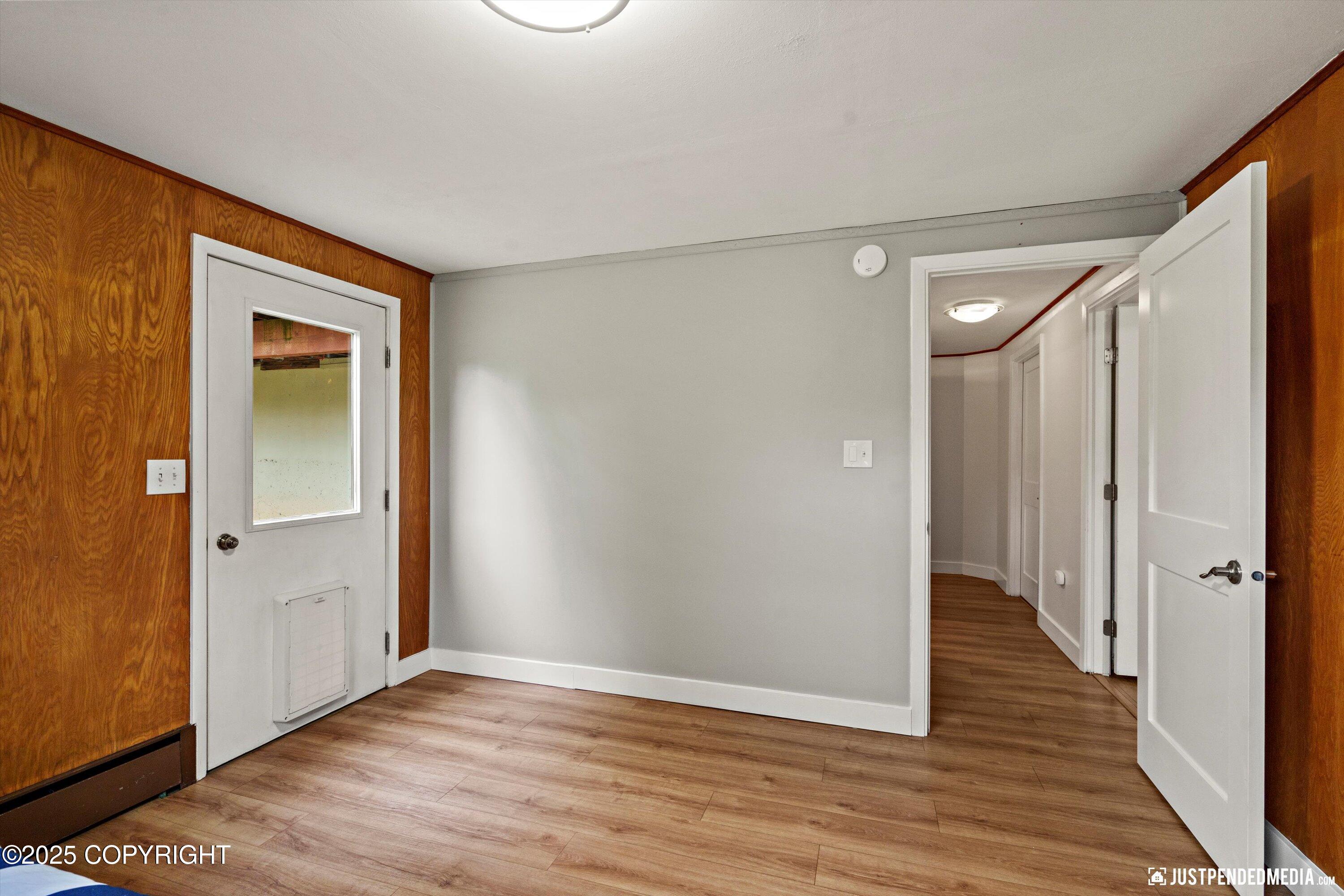 Anchorage, Alaska 99501, United States, 4 Bedrooms Bedrooms, ,2 BathroomsBathrooms,Residential,Pending,196821