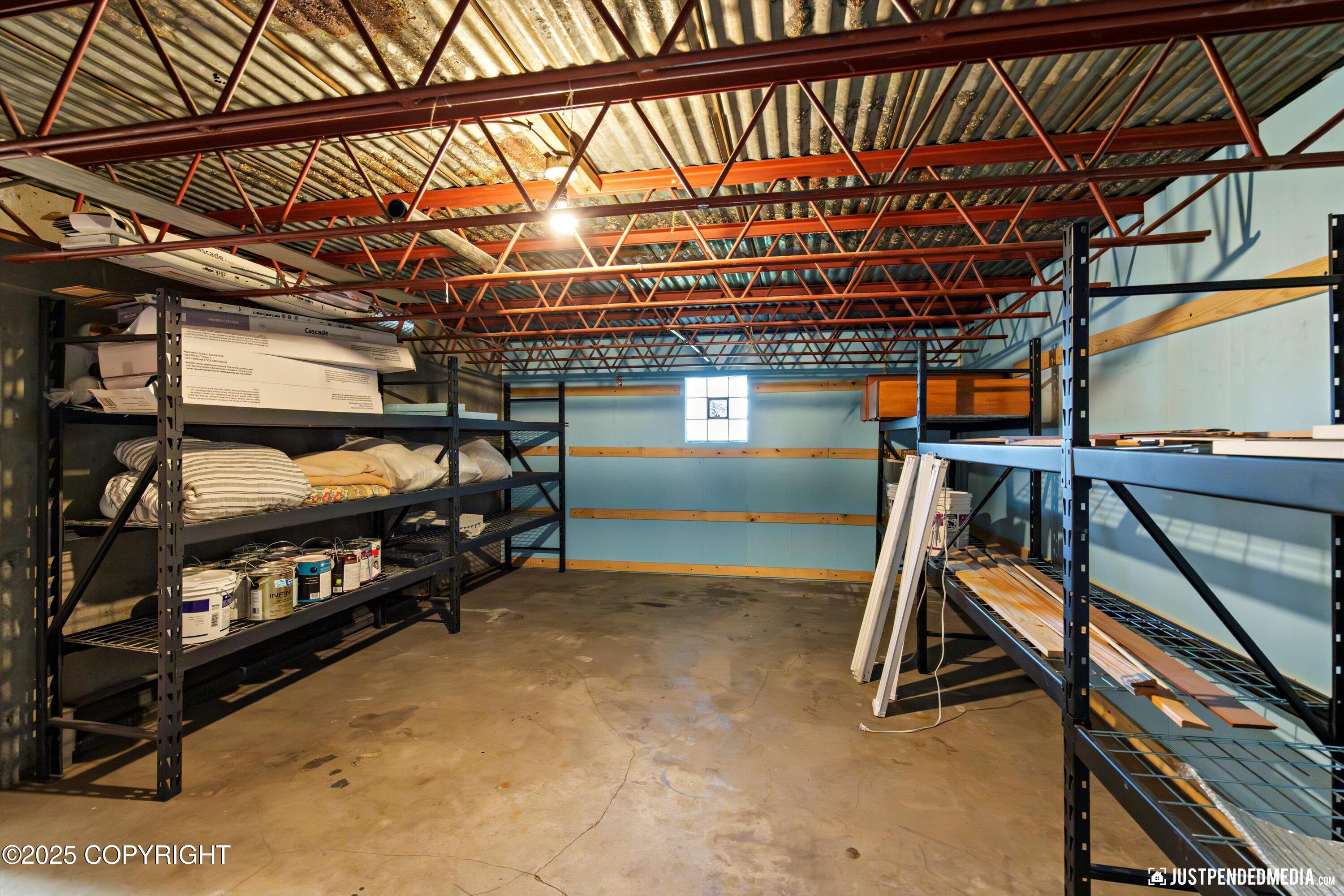 Anchorage, Alaska 99501, United States, 4 Bedrooms Bedrooms, ,2 BathroomsBathrooms,Residential,Pending,196821