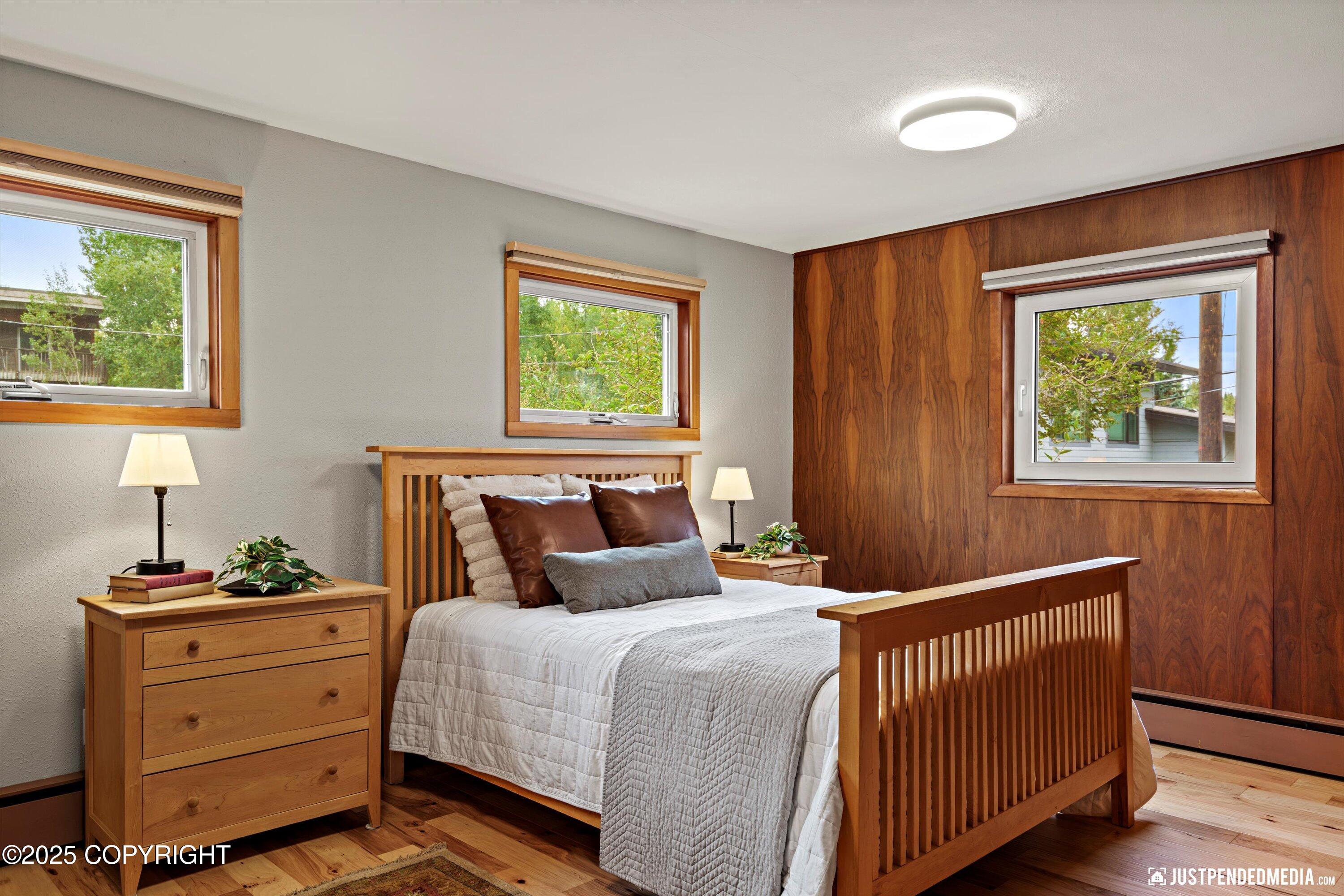 Anchorage, Alaska 99501, United States, 4 Bedrooms Bedrooms, ,2 BathroomsBathrooms,Residential,Pending,196821