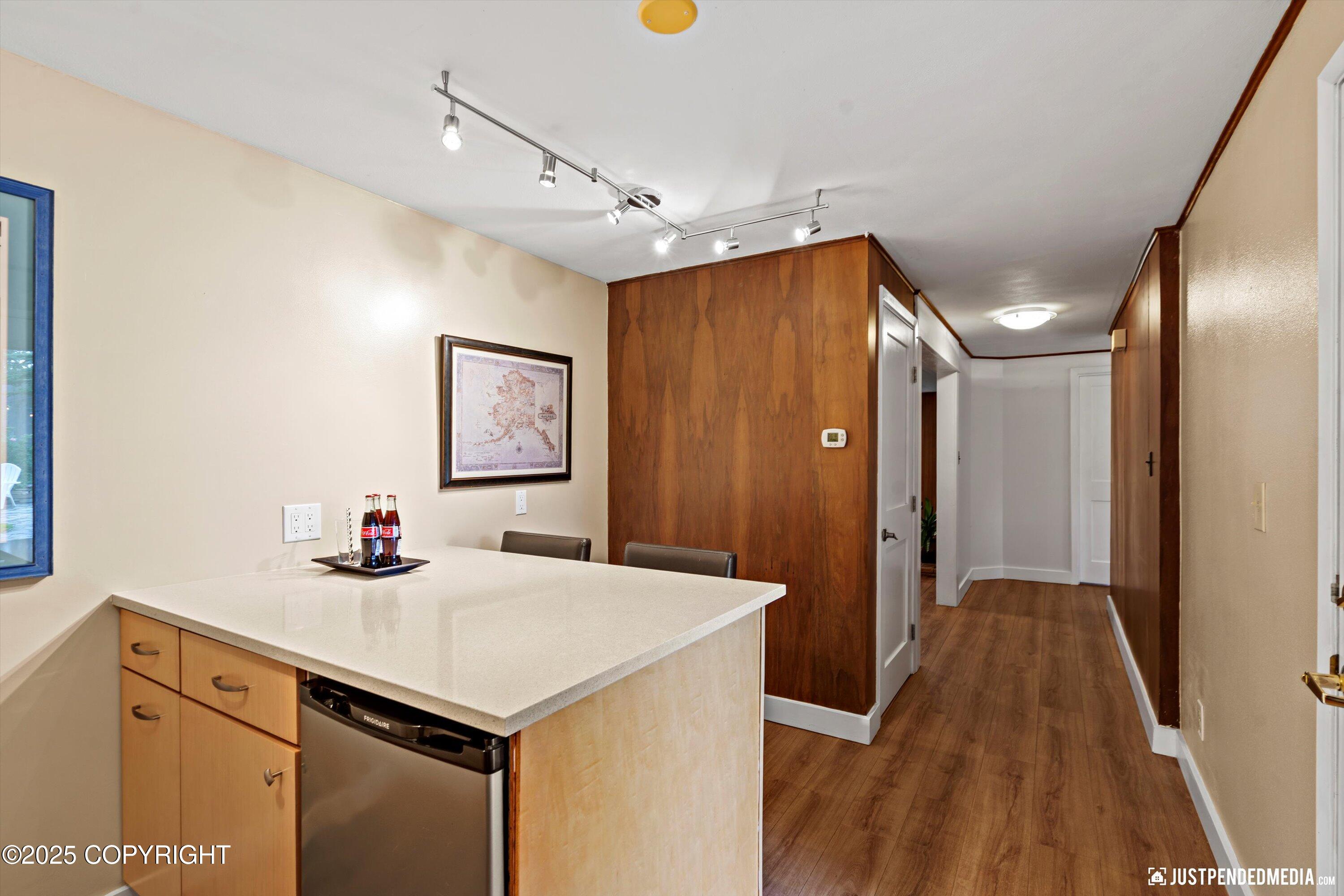 Anchorage, Alaska 99501, United States, 4 Bedrooms Bedrooms, ,2 BathroomsBathrooms,Residential,Pending,196821