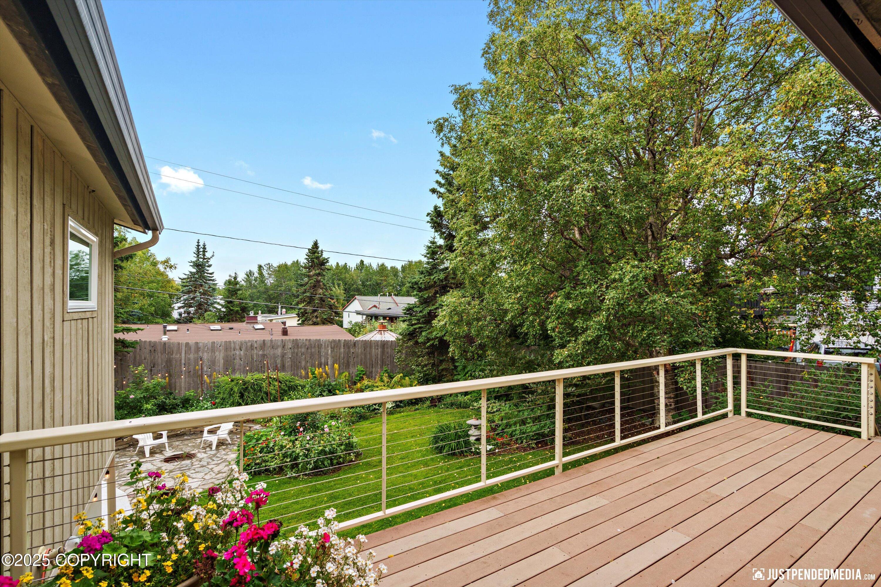 Anchorage, Alaska 99501, United States, 4 Bedrooms Bedrooms, ,2 BathroomsBathrooms,Residential,Pending,196821