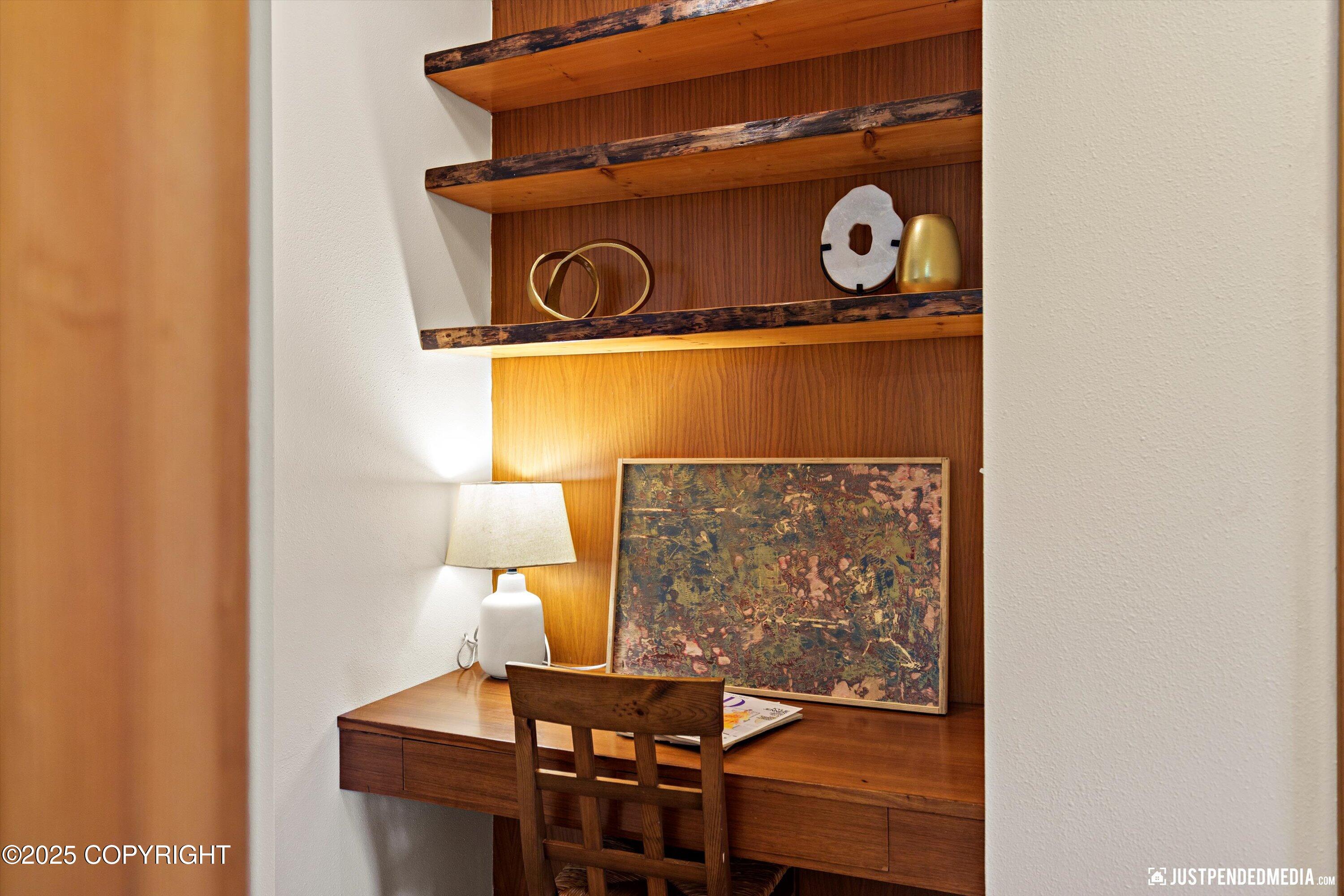 Anchorage, Alaska 99501, United States, 4 Bedrooms Bedrooms, ,2 BathroomsBathrooms,Residential,Pending,196821