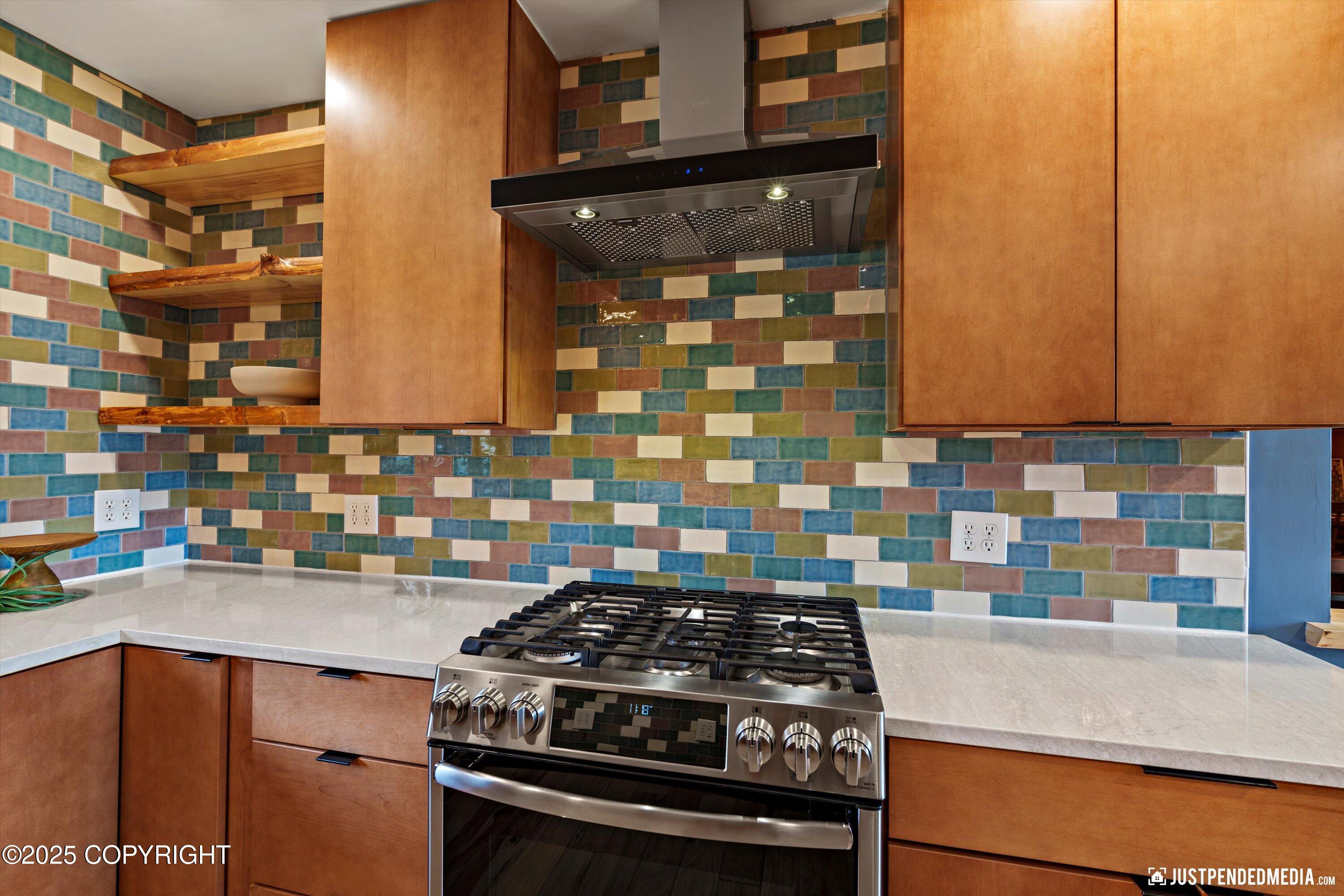 Anchorage, Alaska 99501, United States, 4 Bedrooms Bedrooms, ,2 BathroomsBathrooms,Residential,Pending,196821