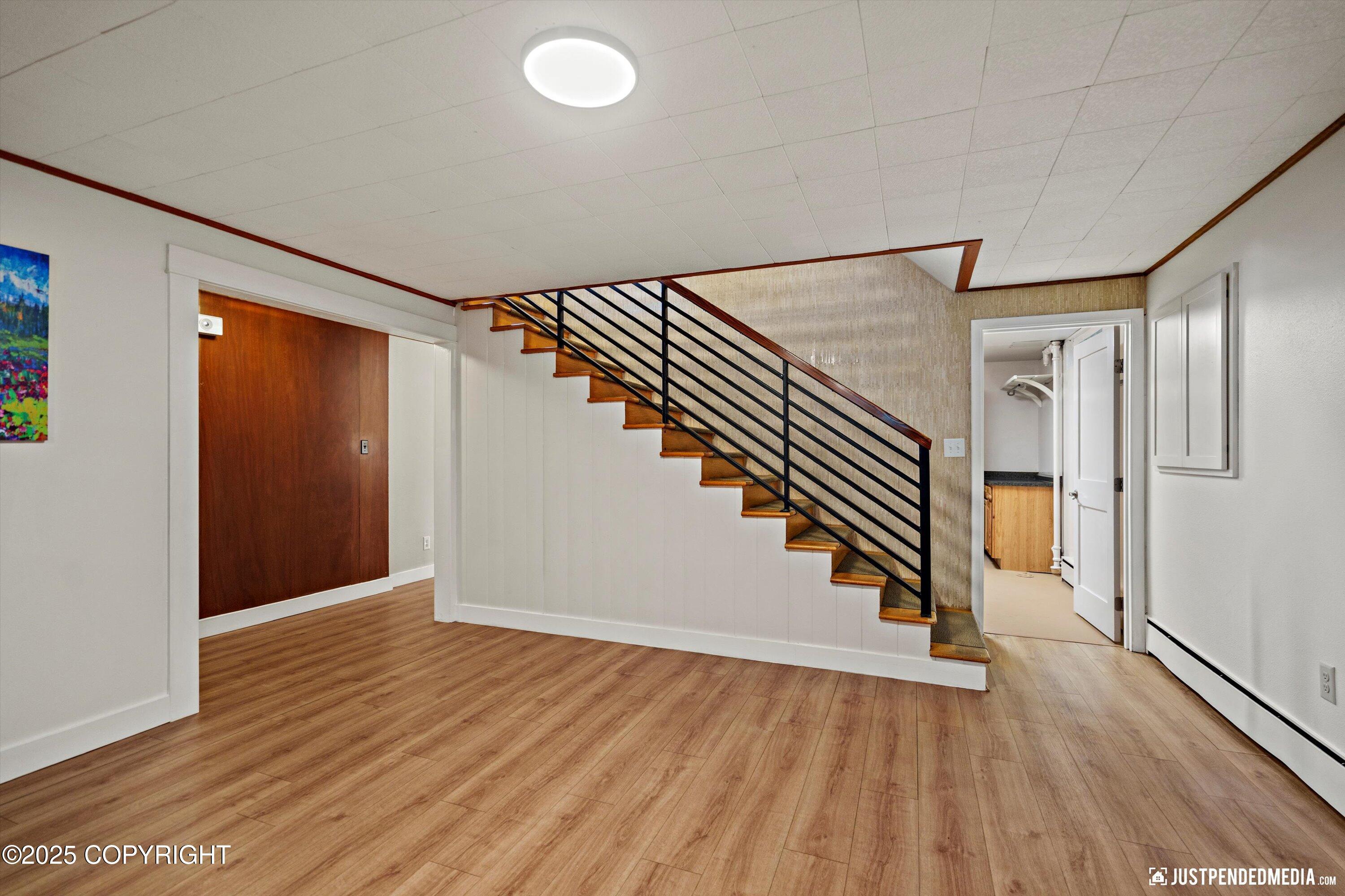 Anchorage, Alaska 99501, United States, 4 Bedrooms Bedrooms, ,2 BathroomsBathrooms,Residential,Pending,196821