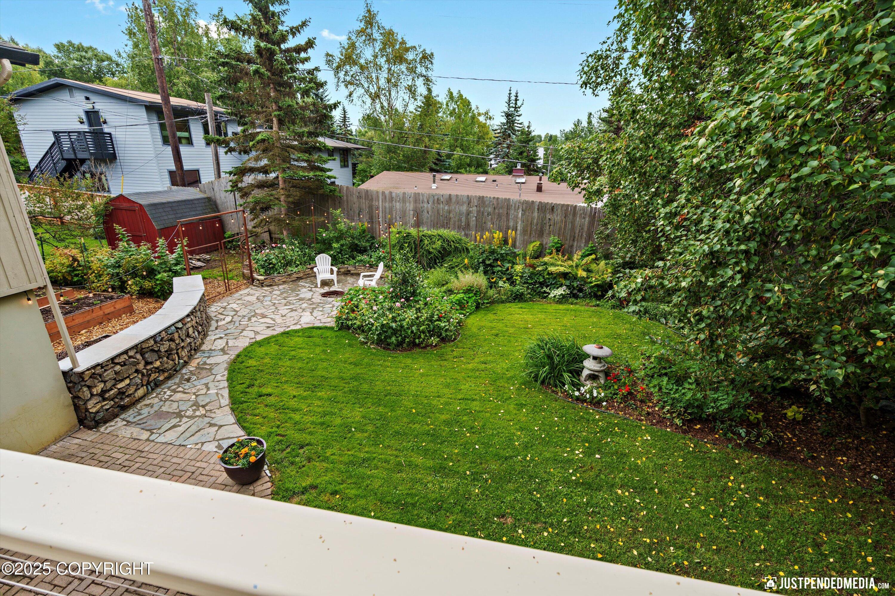 Anchorage, Alaska 99501, United States, 4 Bedrooms Bedrooms, ,2 BathroomsBathrooms,Residential,Pending,196821