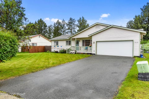 Homes For Sale - 515 W Coville Lane<br/> Palmer, AK 99645