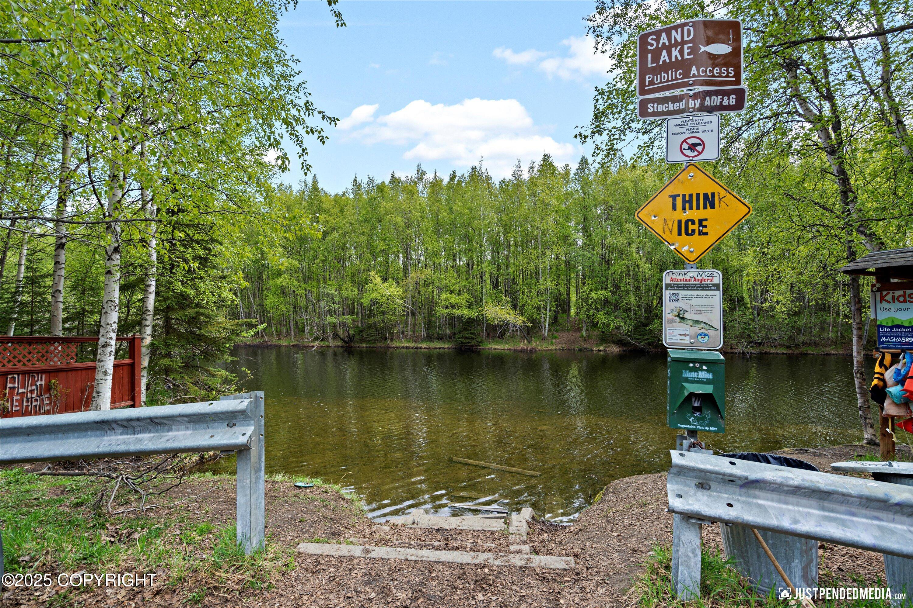 Anchorage, Alaska 99502, United States, 4 Bedrooms Bedrooms, ,3 BathroomsBathrooms,Residential,Pending,140294