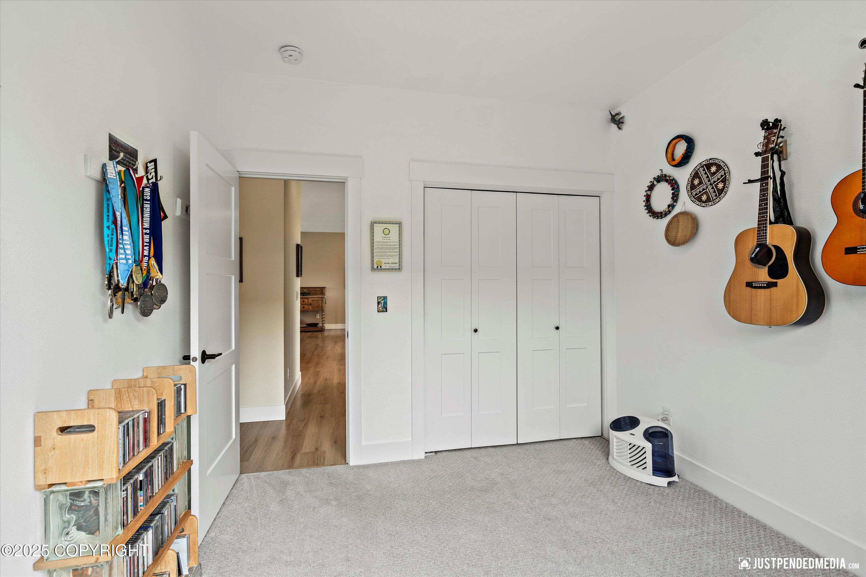 Anchorage, Alaska 99502, United States, 4 Bedrooms Bedrooms, ,3 BathroomsBathrooms,Residential,Pending,140294