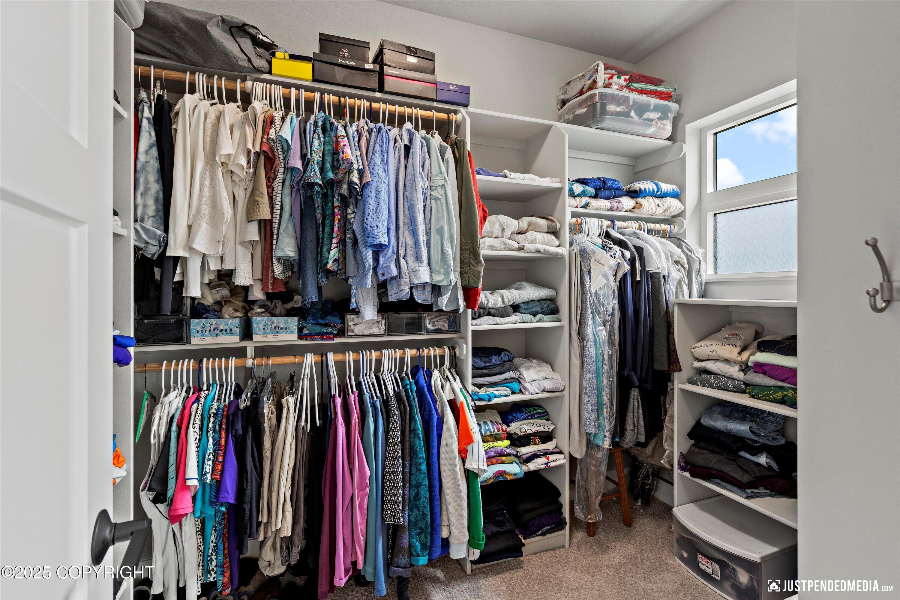 Anchorage, Alaska 99502, United States, 4 Bedrooms Bedrooms, ,3 BathroomsBathrooms,Residential,Pending,140294