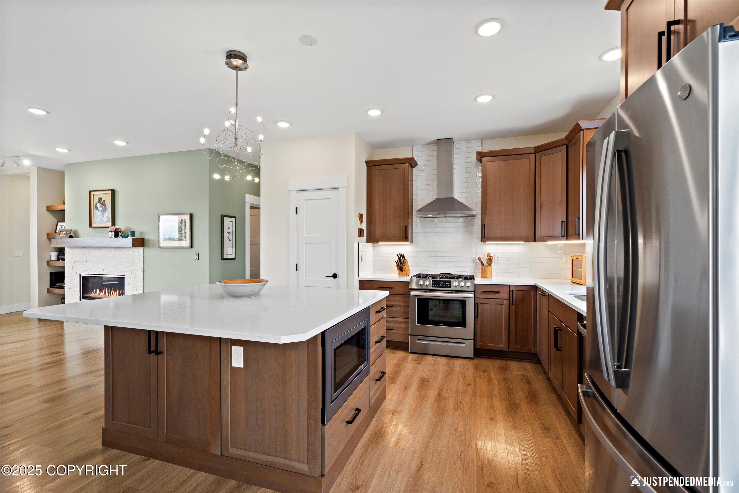 Anchorage, Alaska 99502, United States, 4 Bedrooms Bedrooms, ,3 BathroomsBathrooms,Residential,Pending,140294