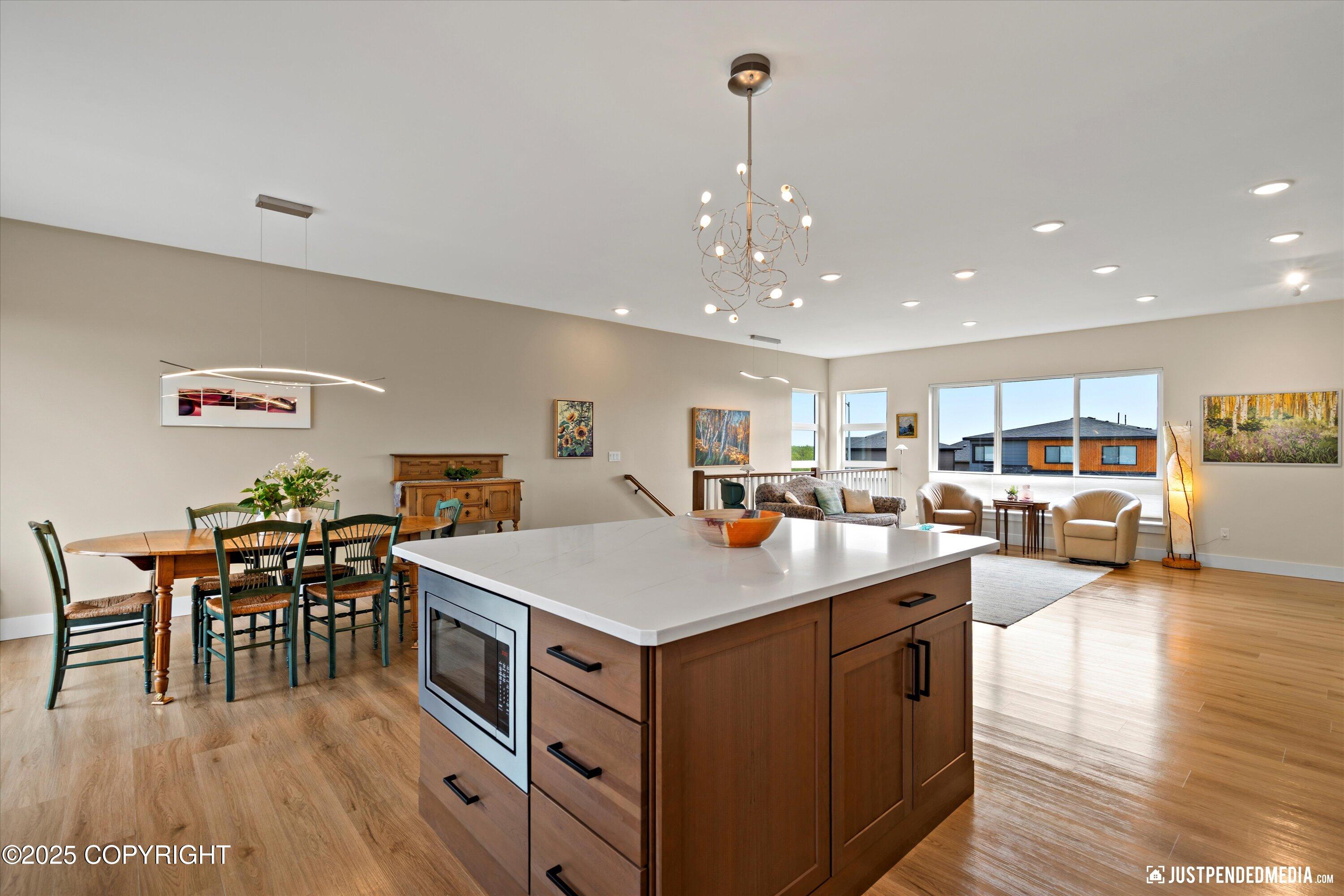 Anchorage, Alaska 99502, United States, 4 Bedrooms Bedrooms, ,3 BathroomsBathrooms,Residential,Pending,140294