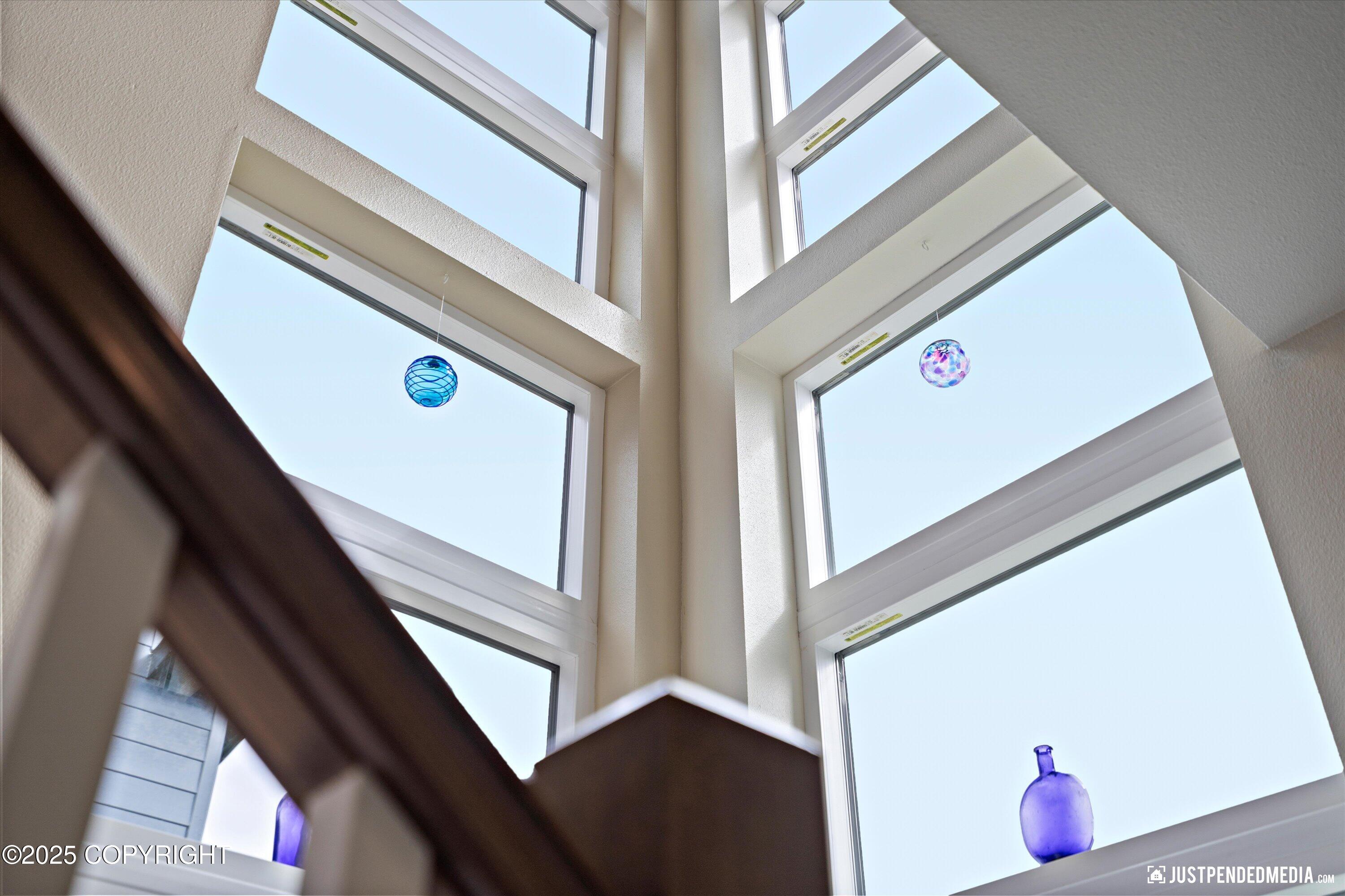 Anchorage, Alaska 99502, United States, 4 Bedrooms Bedrooms, ,3 BathroomsBathrooms,Residential,Pending,140294