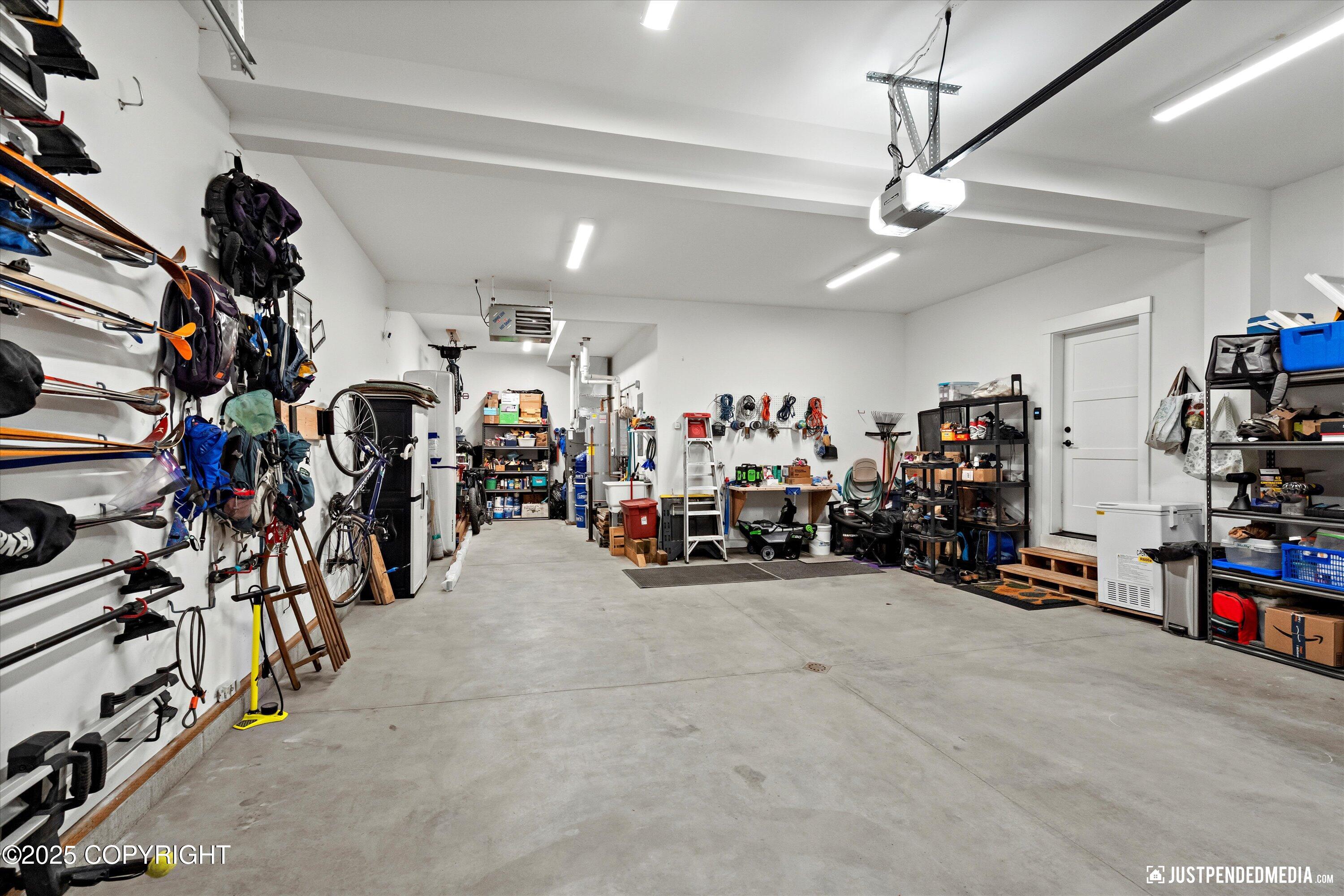 Anchorage, Alaska 99502, United States, 4 Bedrooms Bedrooms, ,3 BathroomsBathrooms,Residential,Pending,140294