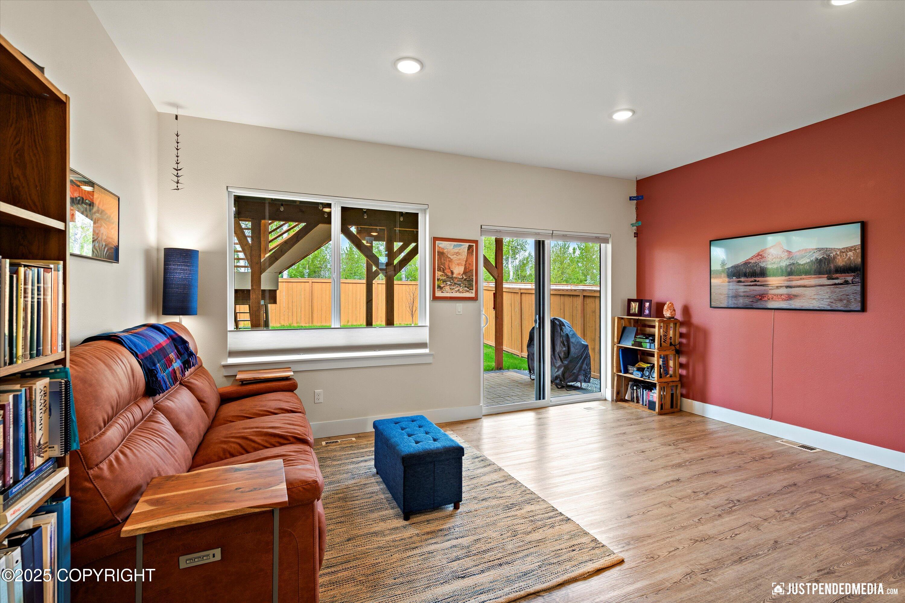 Anchorage, Alaska 99502, United States, 4 Bedrooms Bedrooms, ,3 BathroomsBathrooms,Residential,Pending,140294