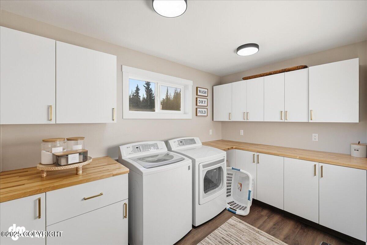 Anchor Point, Alaska 99556, United States, 6 Bedrooms Bedrooms, ,3 BathroomsBathrooms,Residential,Active,230556