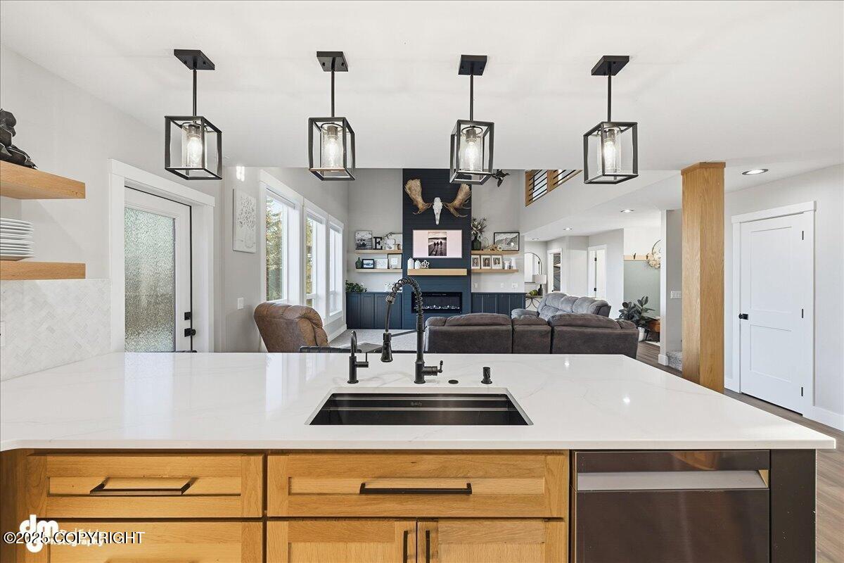 Anchor Point, Alaska 99556, United States, 6 Bedrooms Bedrooms, ,3 BathroomsBathrooms,Residential,Active,230556