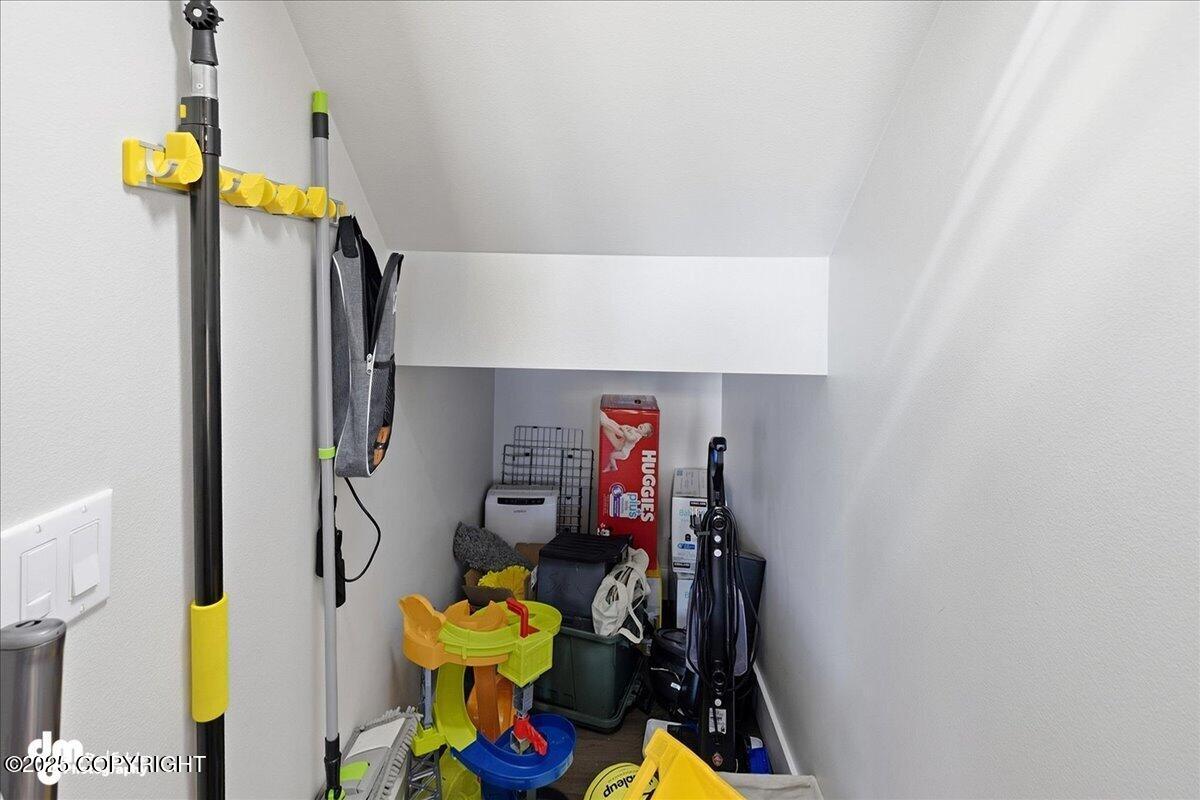 Anchor Point, Alaska 99556, United States, 6 Bedrooms Bedrooms, ,3 BathroomsBathrooms,Residential,Active,230556