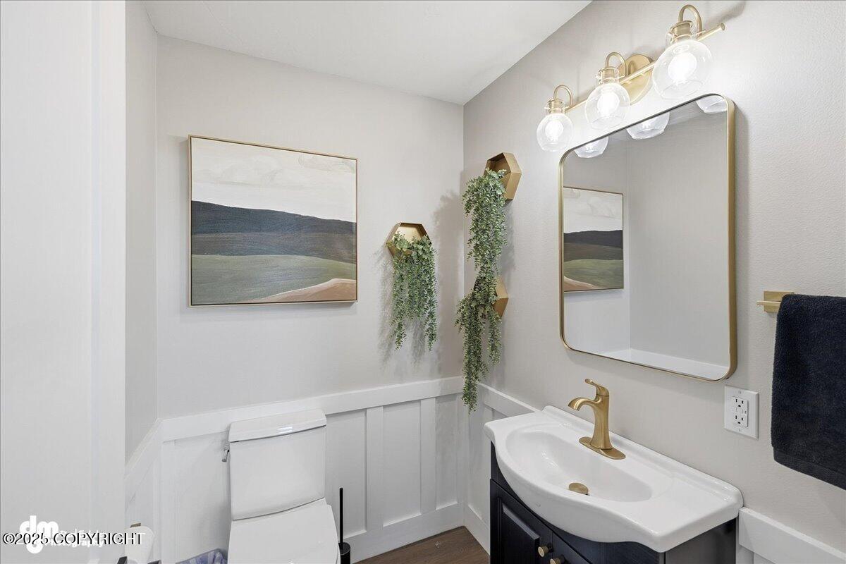 Anchor Point, Alaska 99556, United States, 6 Bedrooms Bedrooms, ,3 BathroomsBathrooms,Residential,Active,230556