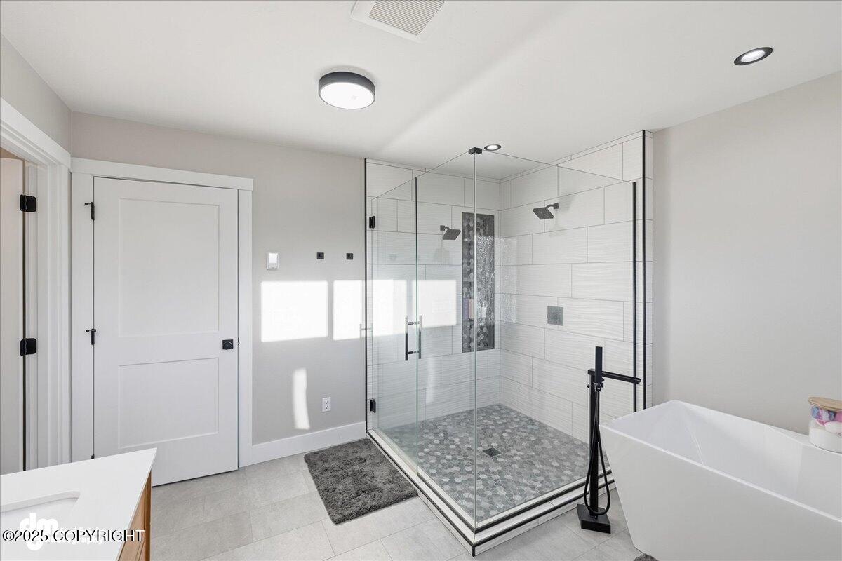 Anchor Point, Alaska 99556, United States, 6 Bedrooms Bedrooms, ,3 BathroomsBathrooms,Residential,Active,230556